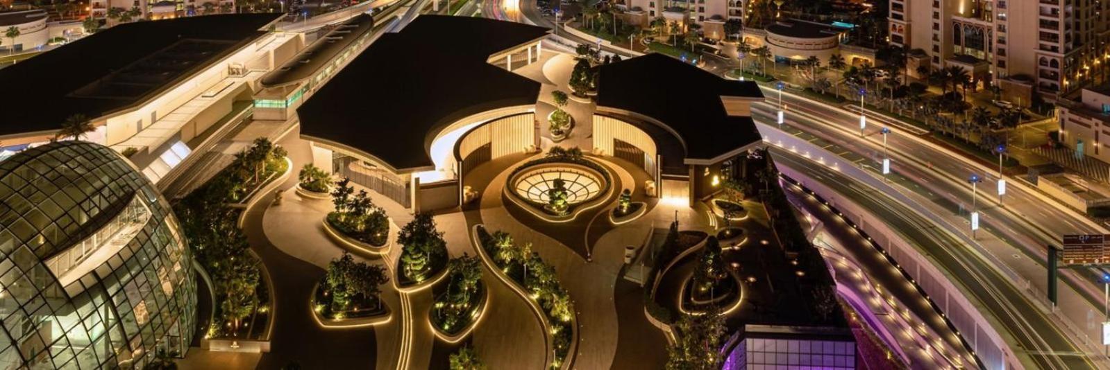 Skyviews Luxury 35th St Regis 5 Stars At Palm Tower Aparthotel Dubai