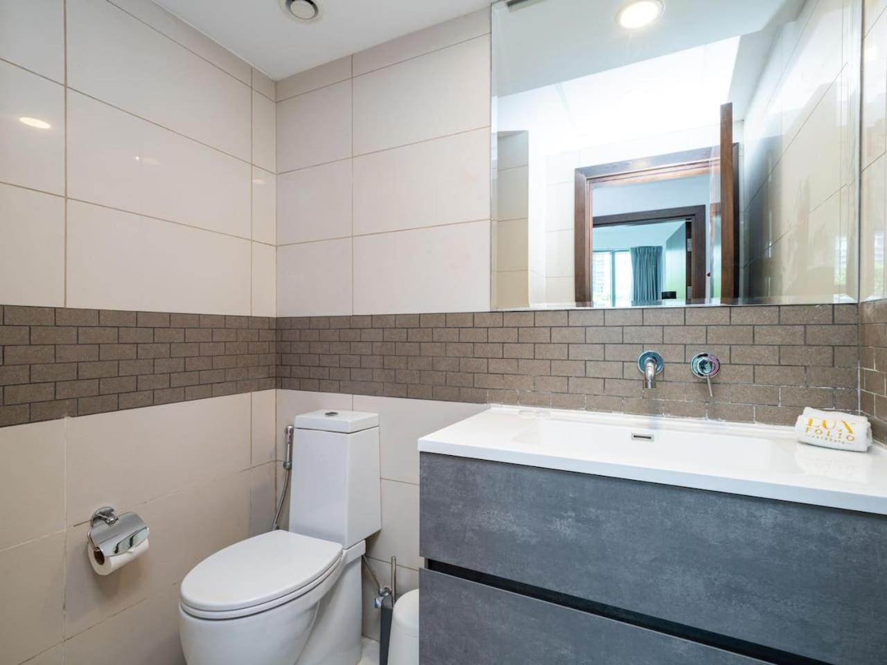Bright 1-bedroom With Marina Infinity Pool Dubai