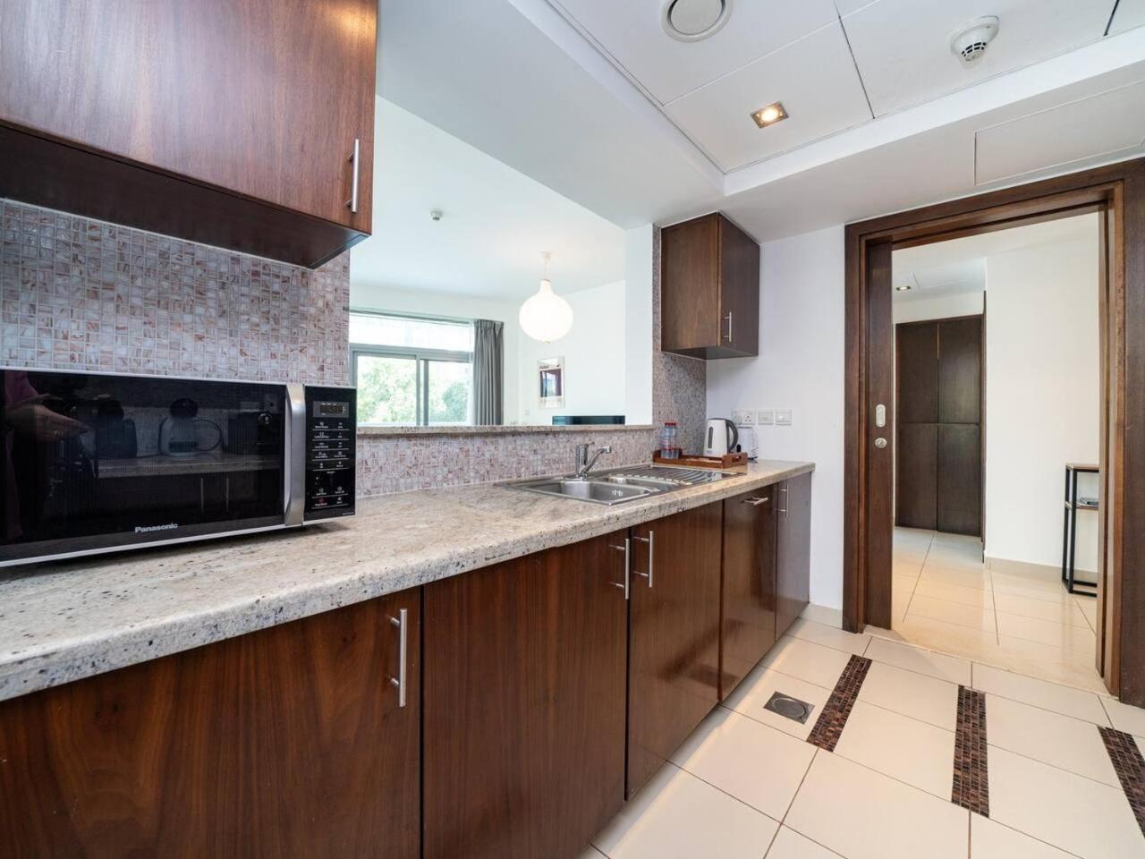 Bright 1-bedroom With Marina Infinity Pool * Dubai