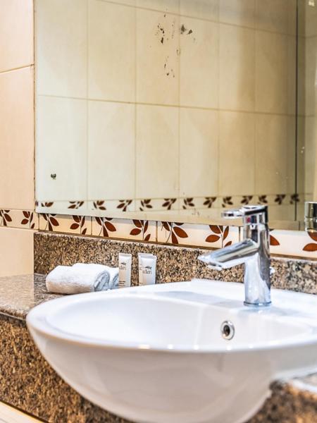 Luxury Modern 1br-concorde Tower 1-jlt Apartment