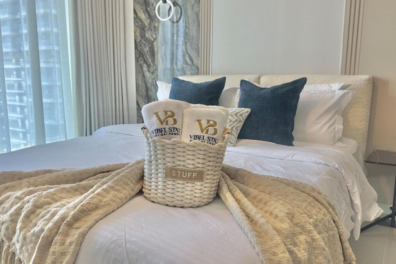 Apartment 2br Grand Bleu T1 With Palm View Emaar Front By Vibel