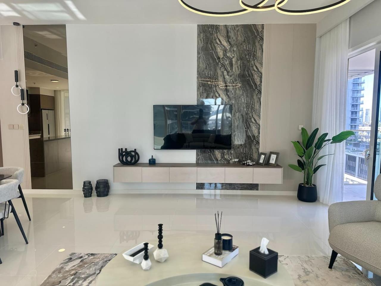 Apartment 2br Grand Bleu T1 With Palm View Emaar Front By Vibel Dubai