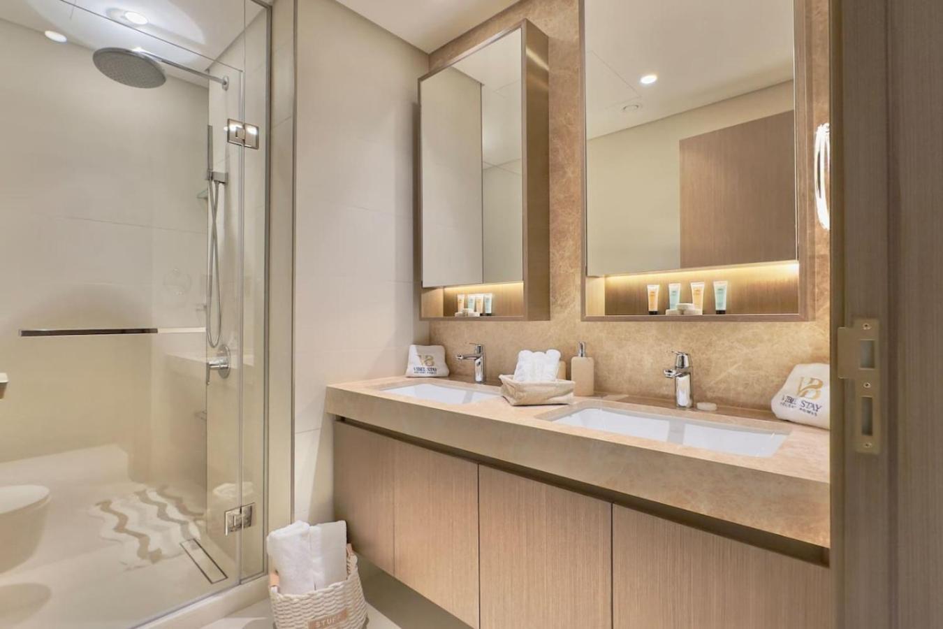 2br Grand Bleu T1 With Palm View Emaar Front By Vibel *