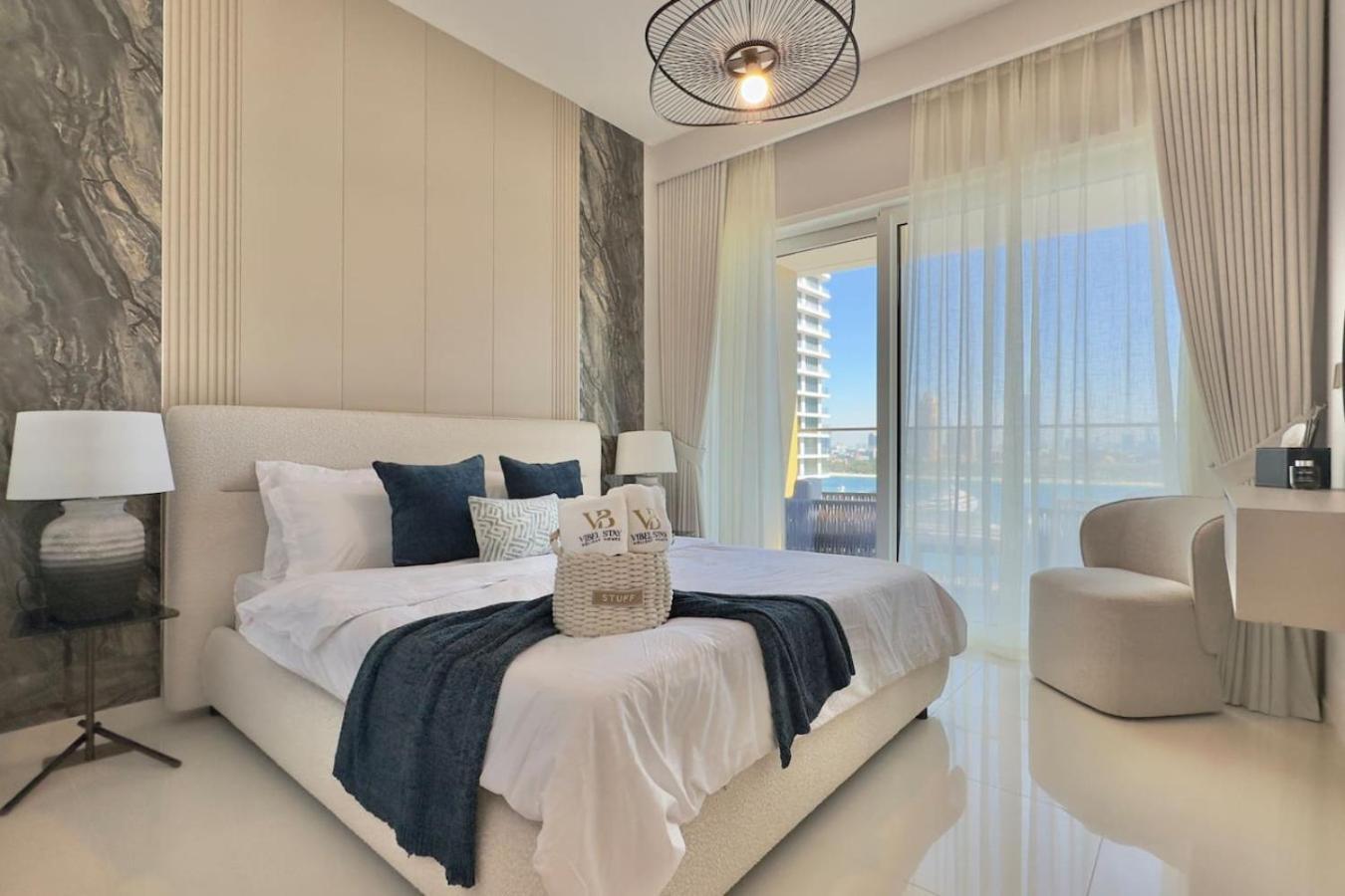 Apartment 2br Grand Bleu T1 With Palm View Emaar Front By Vibel *