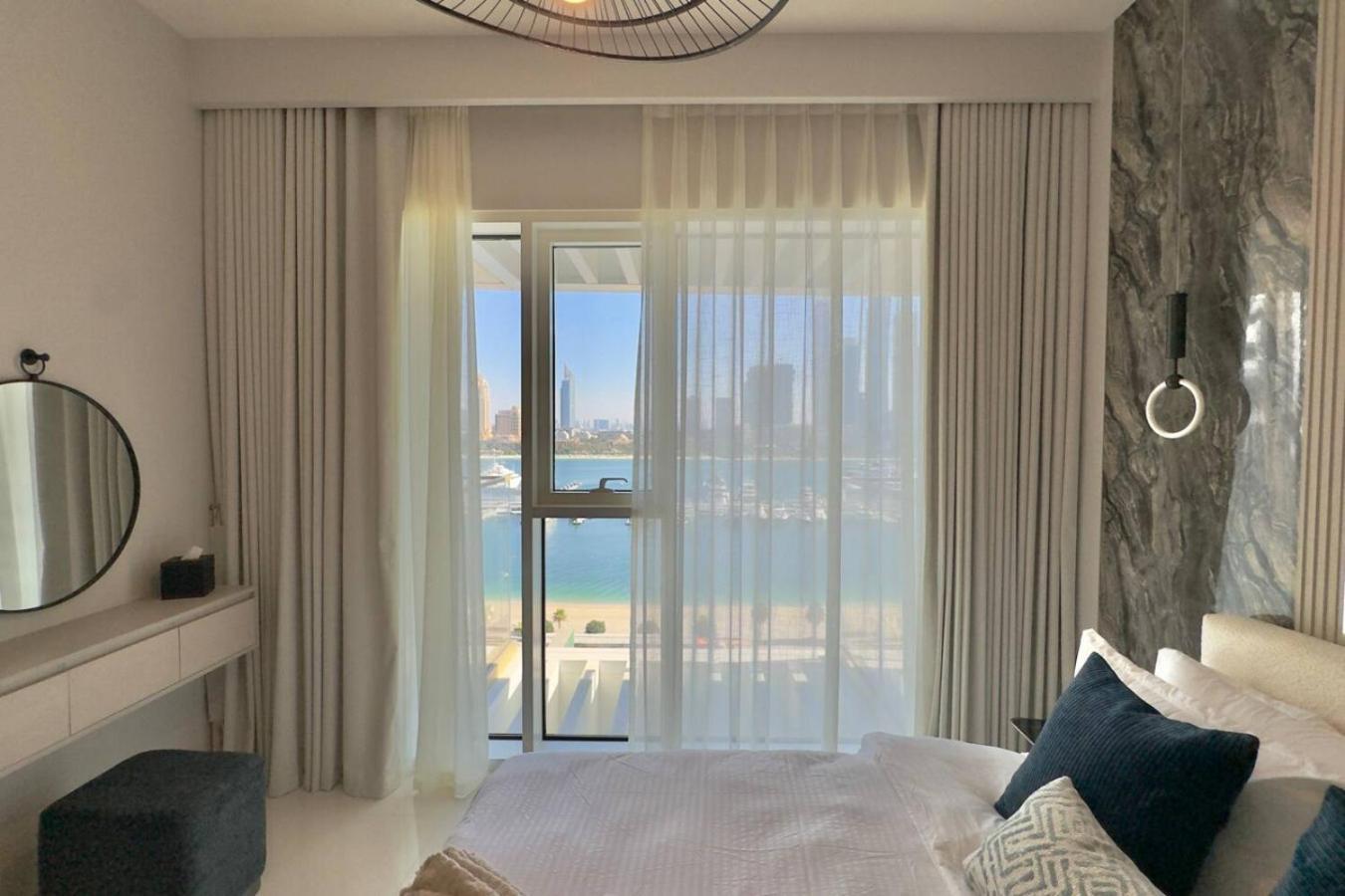 Apartment 2br Grand Bleu T1 With Palm View Emaar Front By Vibel