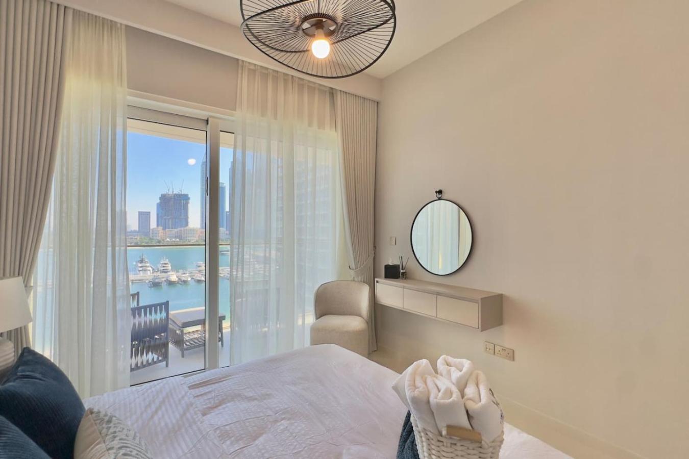 Apartment 2br Grand Bleu T1 With Palm View Emaar Front By Vibel *