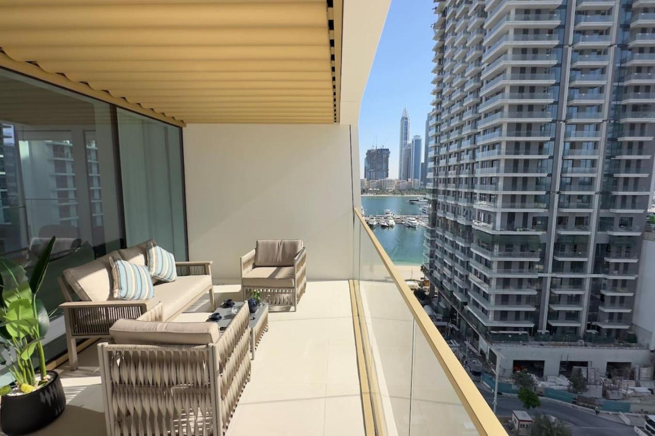 Apartment 2br Grand Bleu T1 With Palm View Emaar Front By Vibel Dubai