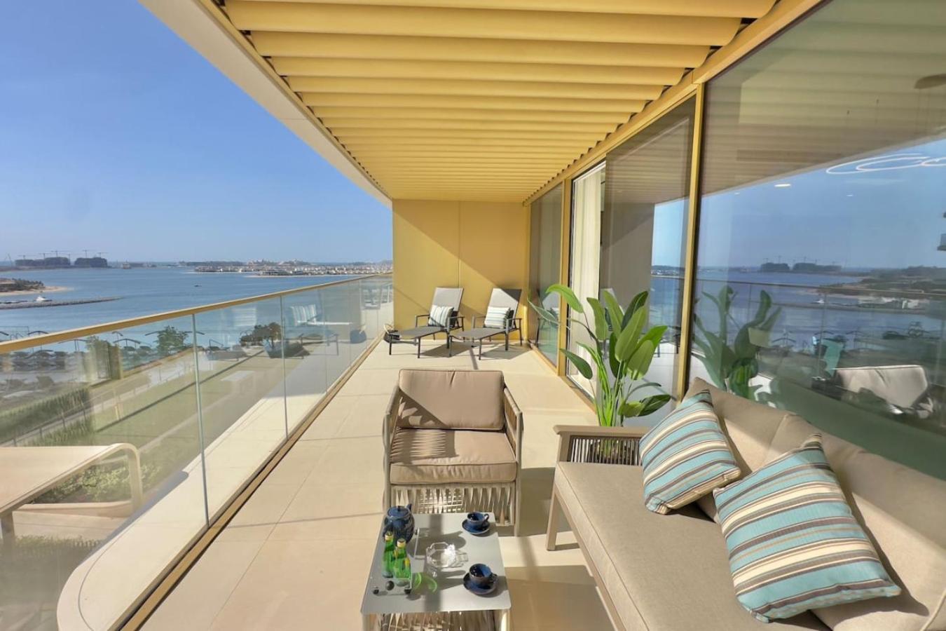 Apartment 2br Grand Bleu T1 With Palm View Emaar Front By Vibel Dubai