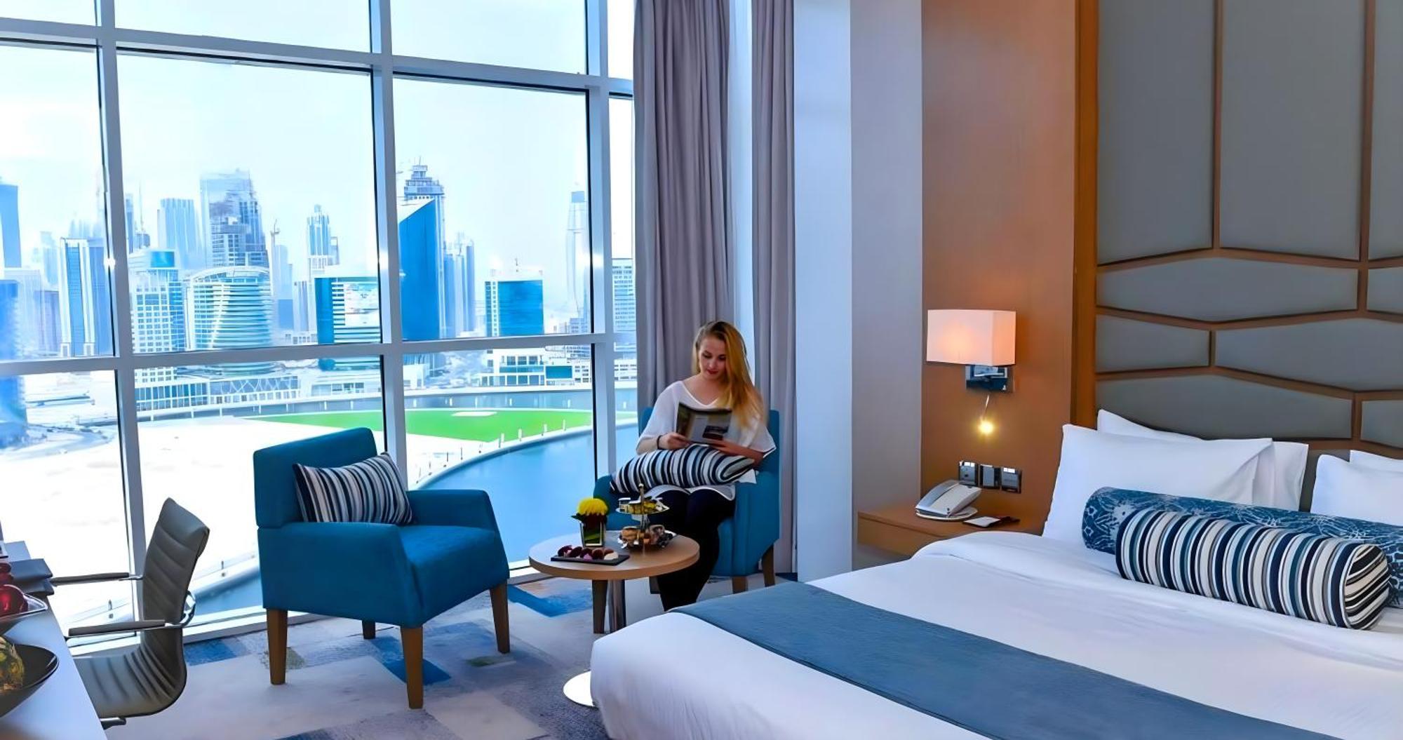 Canal Business Bay Otel
