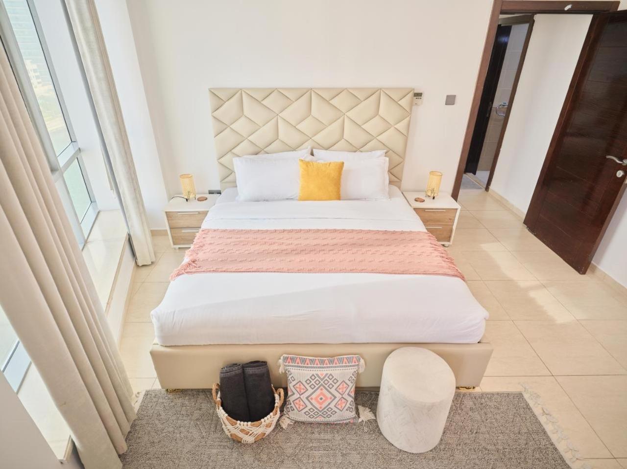 Wonderful Two Bed With Full Marina View * Dubai