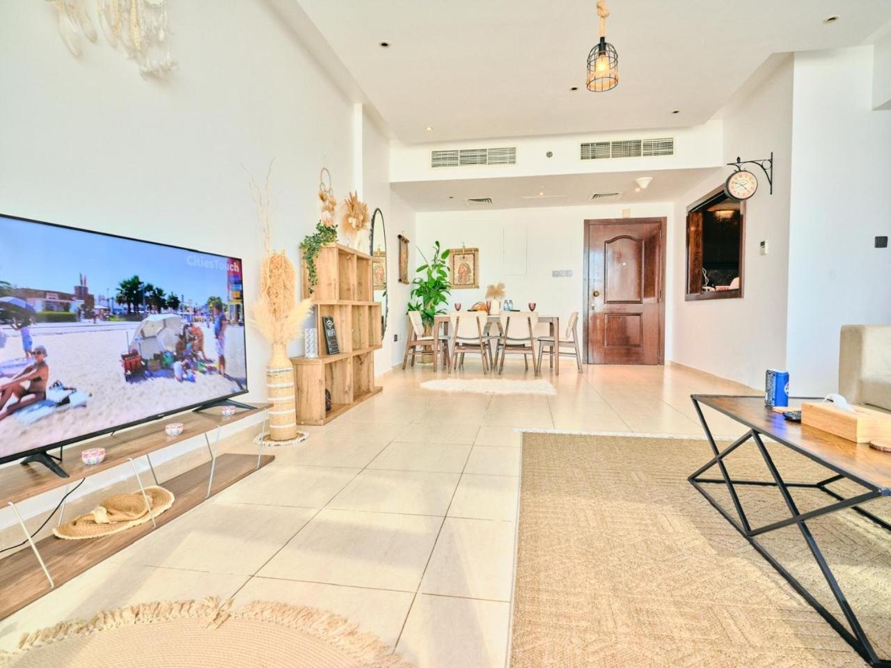 Wonderful Two Bed With Full Marina View Apartamento *