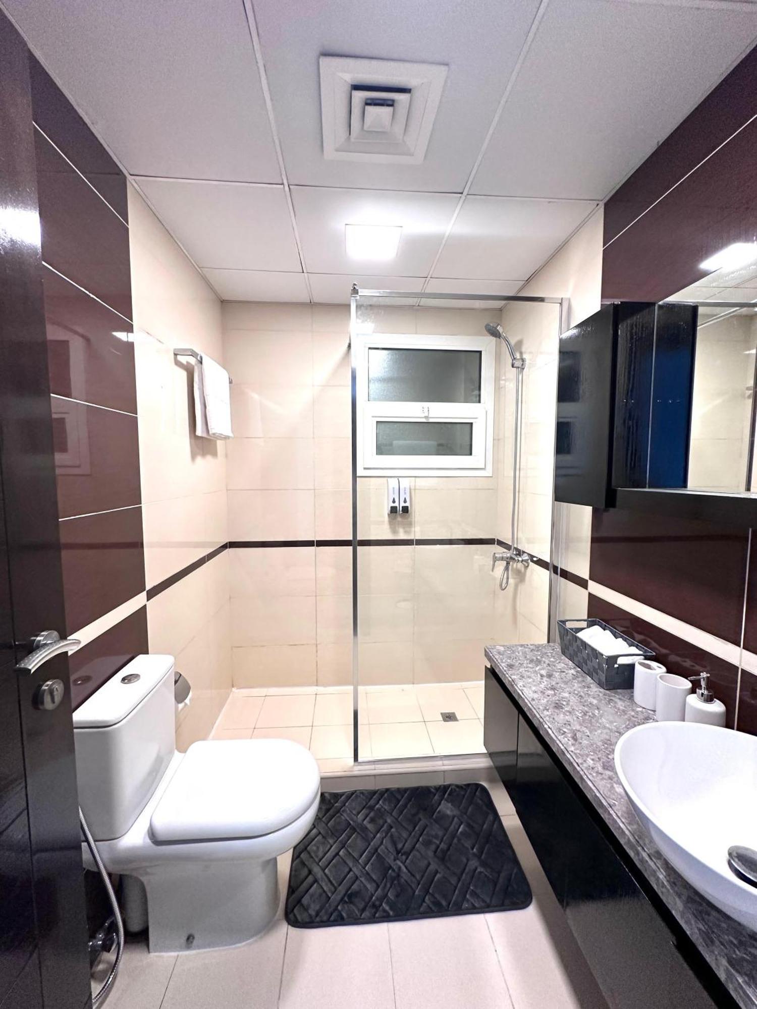 Wonderful Two Bed With Full Marina View Dubai