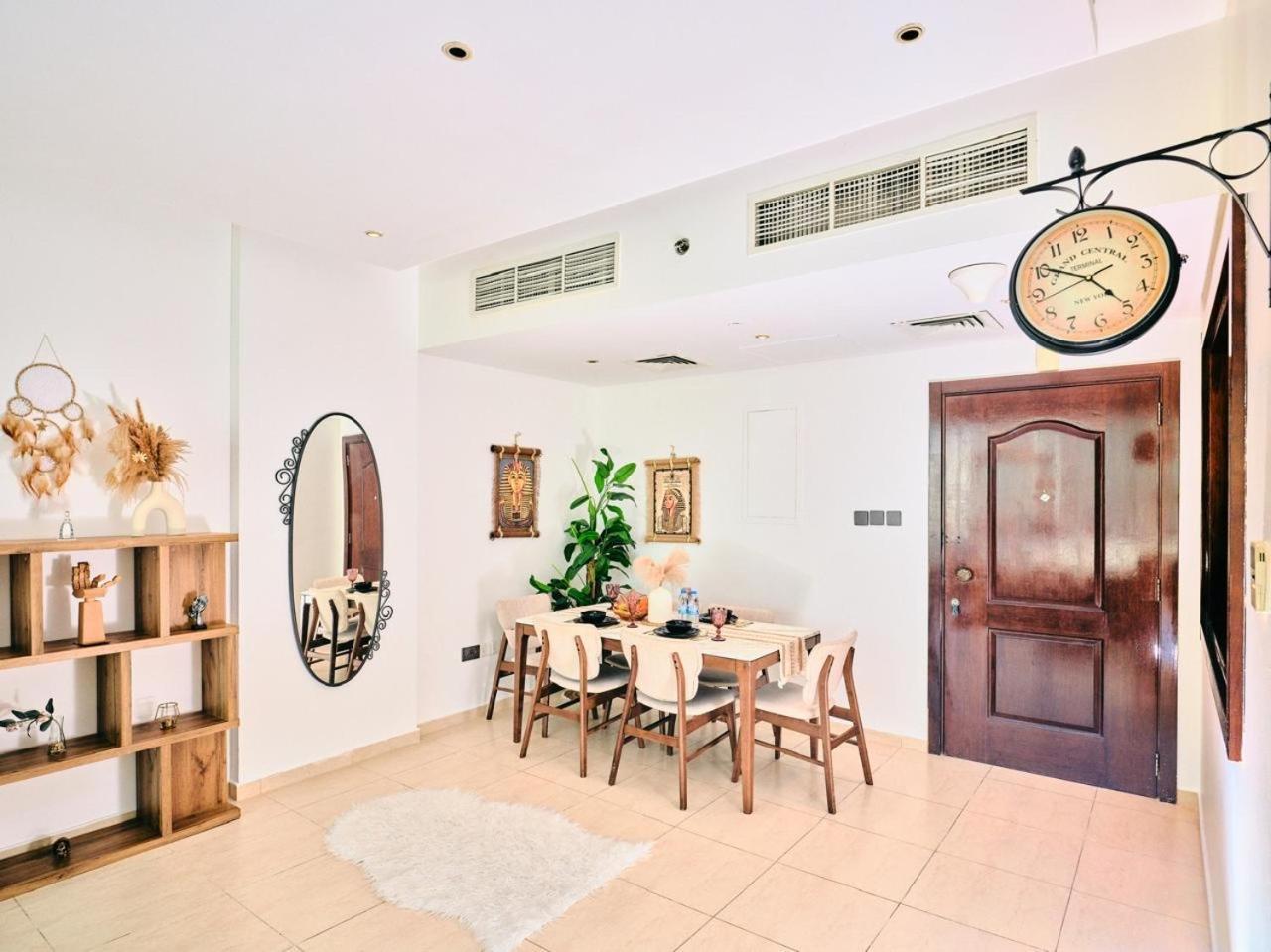 Wonderful Two Bed With Full Marina View