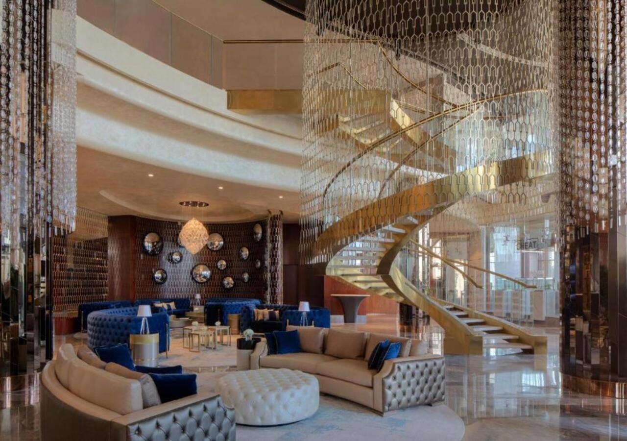 Apartment Spacious 1br In Damac Paramount Towers Bb