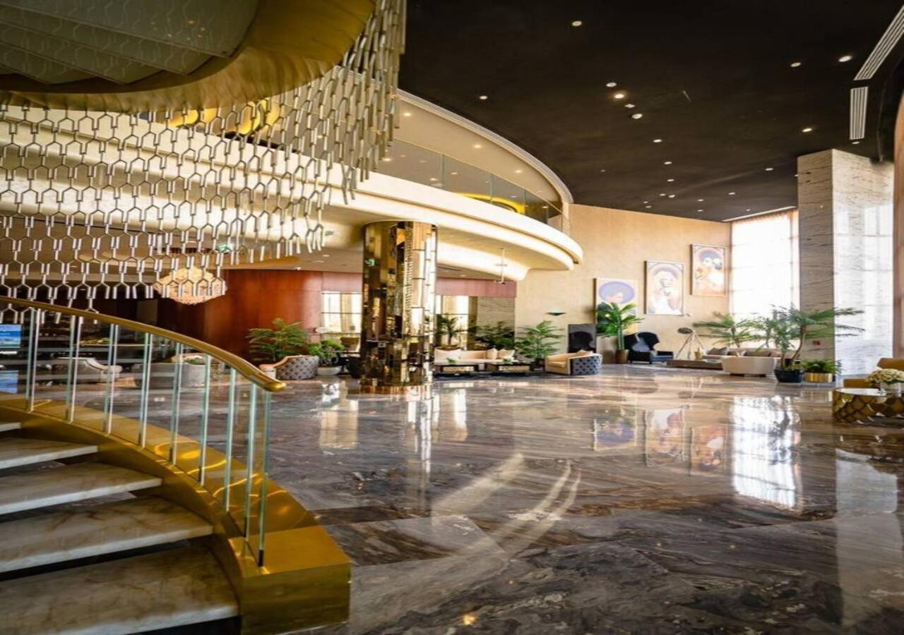 Apartment Spacious 1br In Damac Paramount Towers Bb *