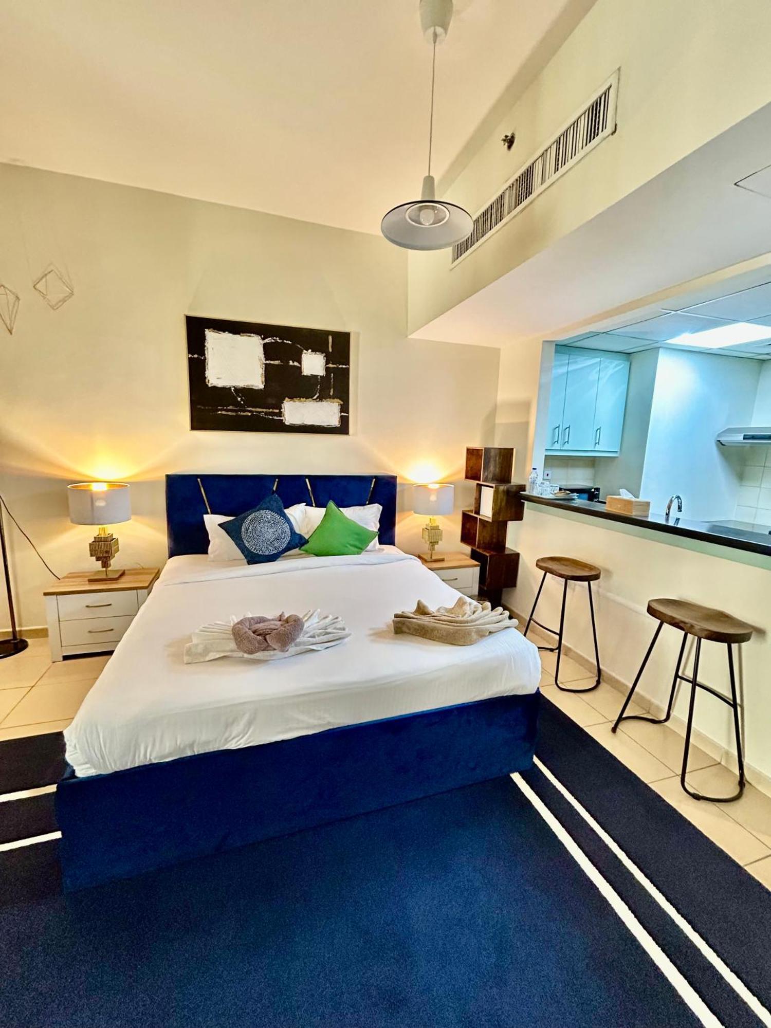 Charming Spacious In The Heart Of Jbr By Sweet Homes Casa de férias