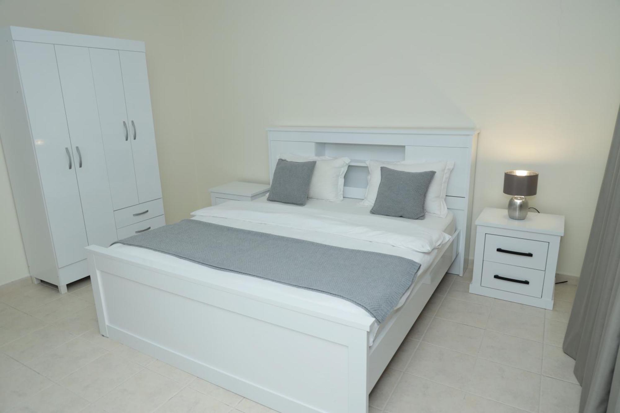 Esaw Aparthotel