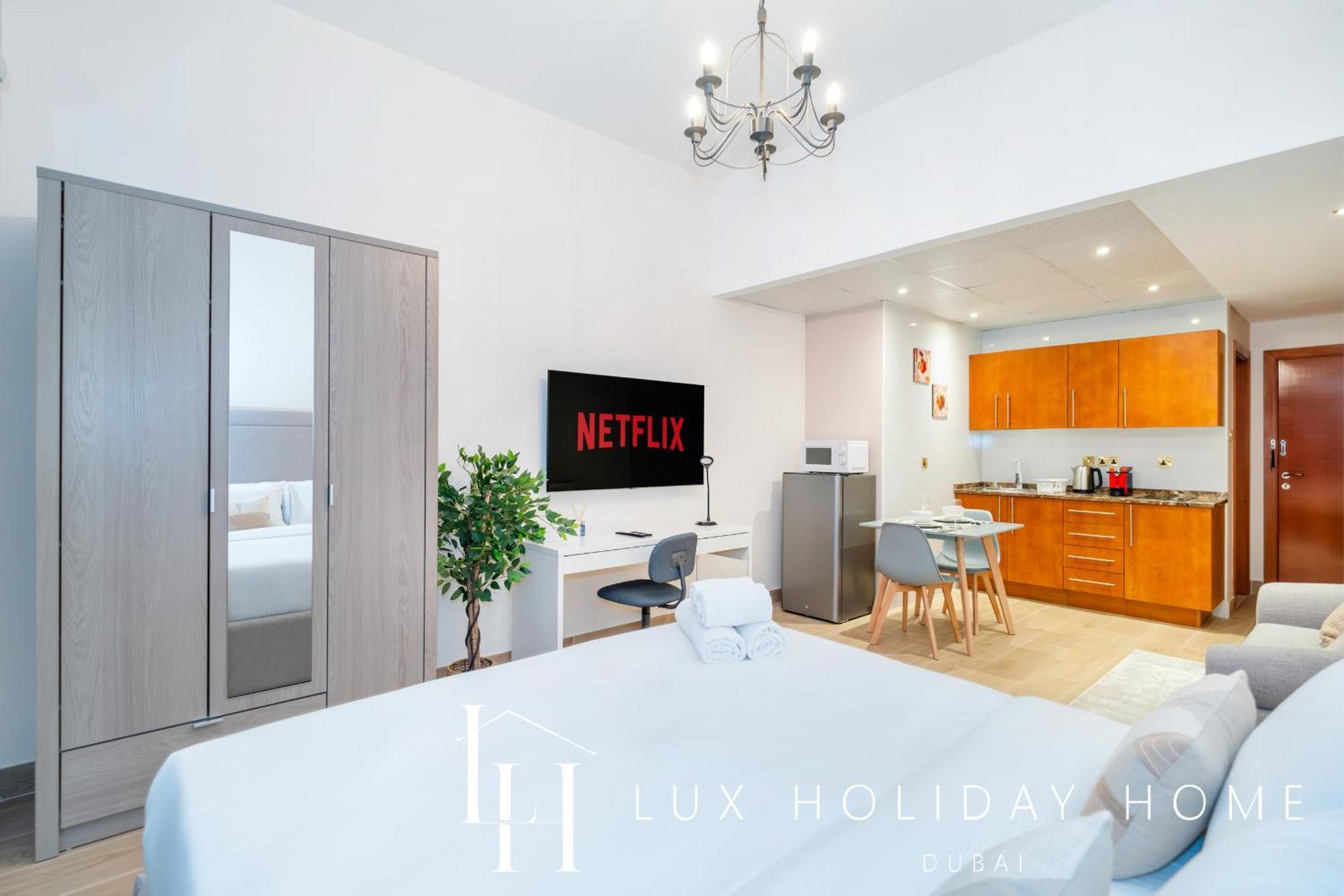 Lux The Marina View 2 Apartment Dubai