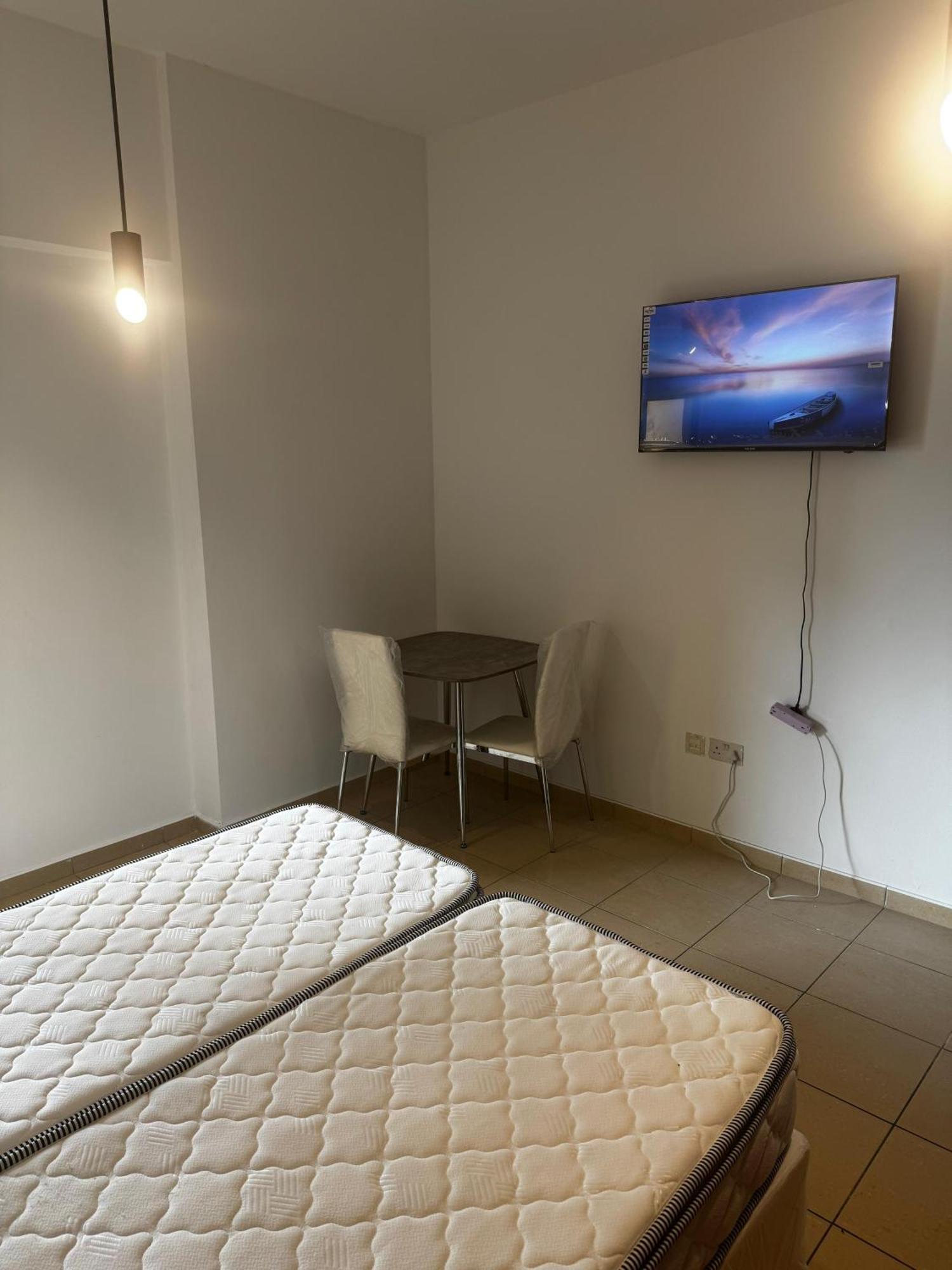 Twin Bed-room Sadaf Community Near Tram Guest house *