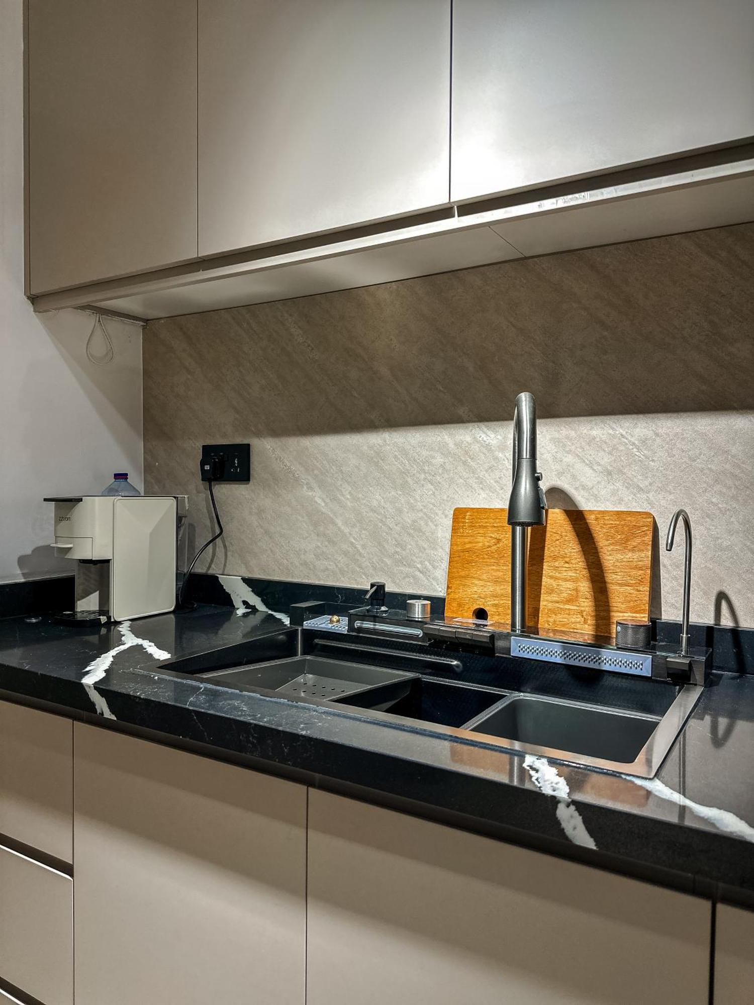 Apartment Chic 2br Beachfront At Amwaj 4 Dubai