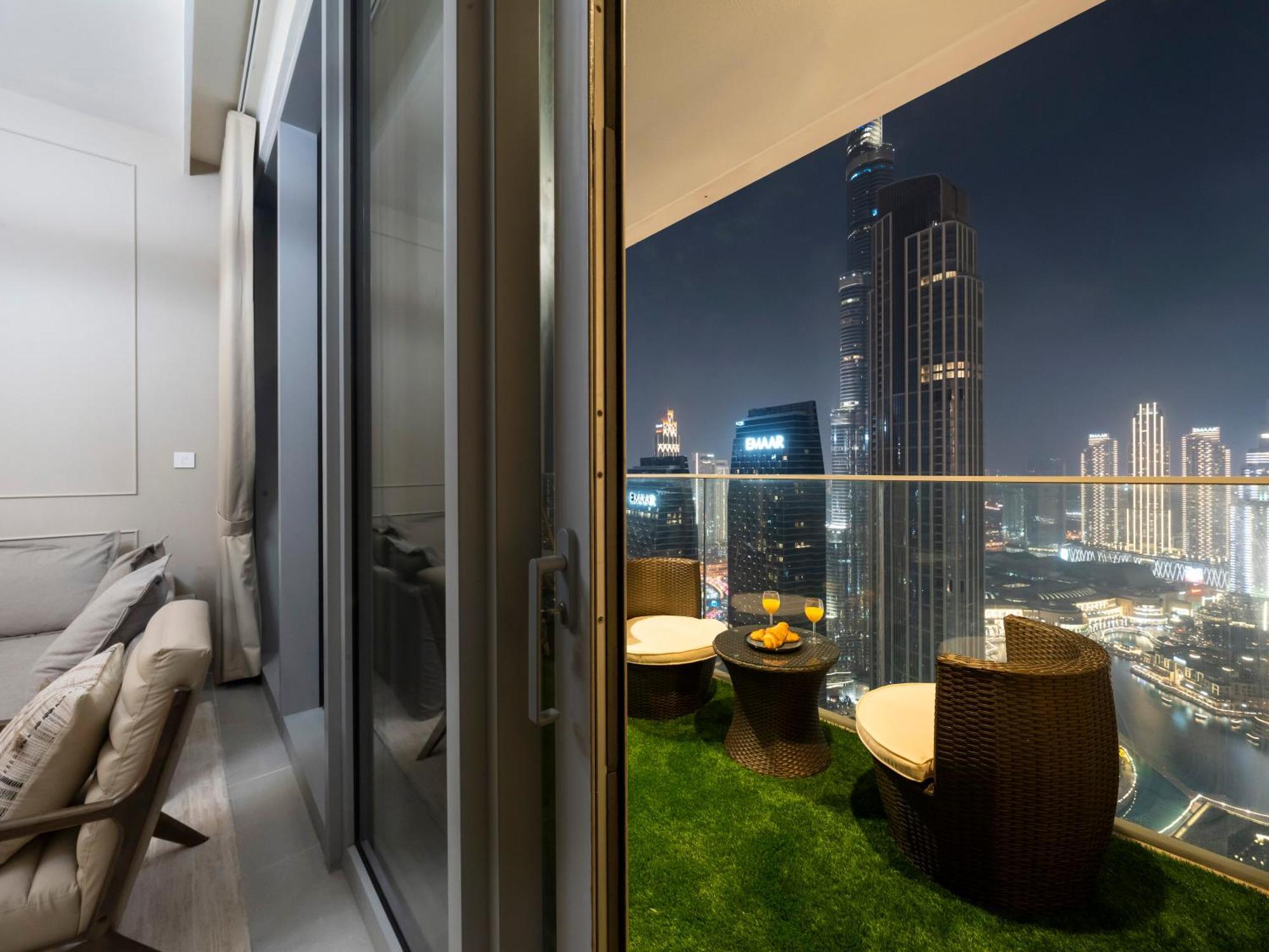 Apartment New! Panoramic Downtown & Fountain Views From High Floors *