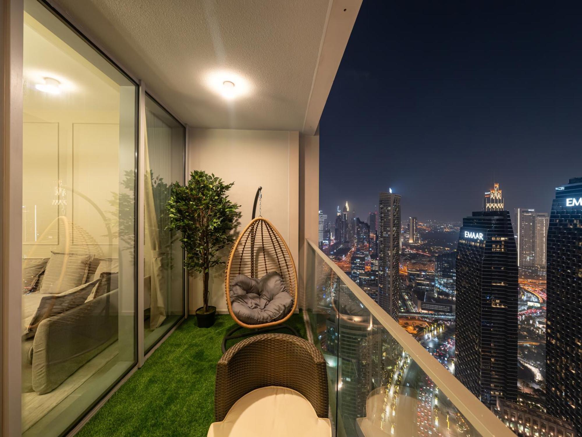 Apartment New! Panoramic Downtown & Fountain Views From High Floors