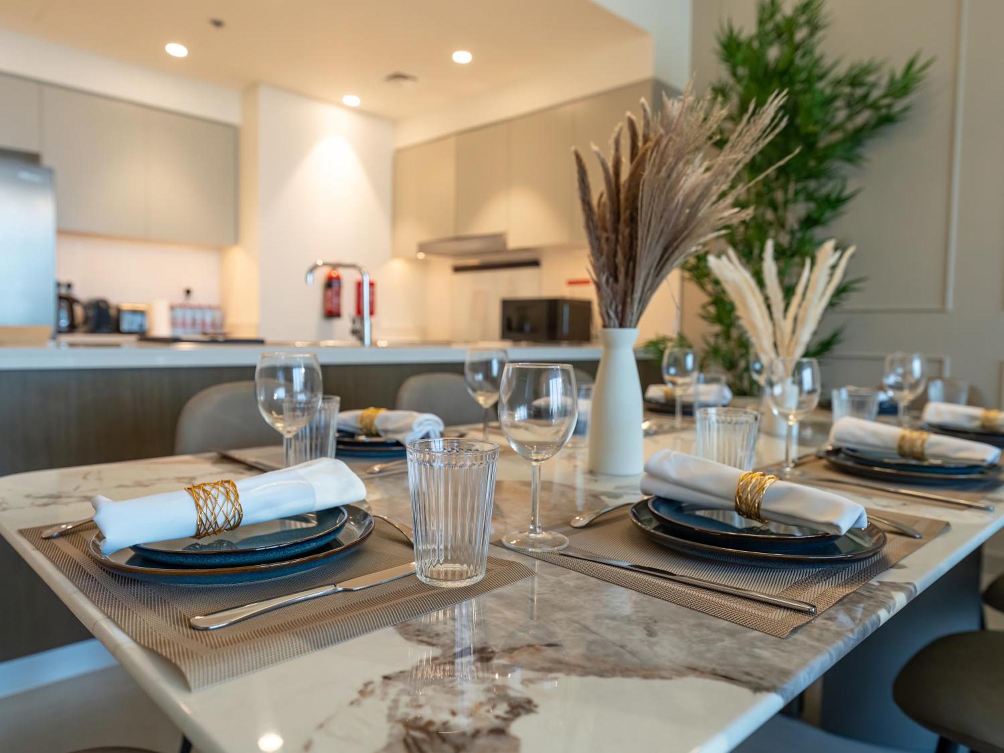 New! Panoramic Downtown & Fountain Views From High Floors
