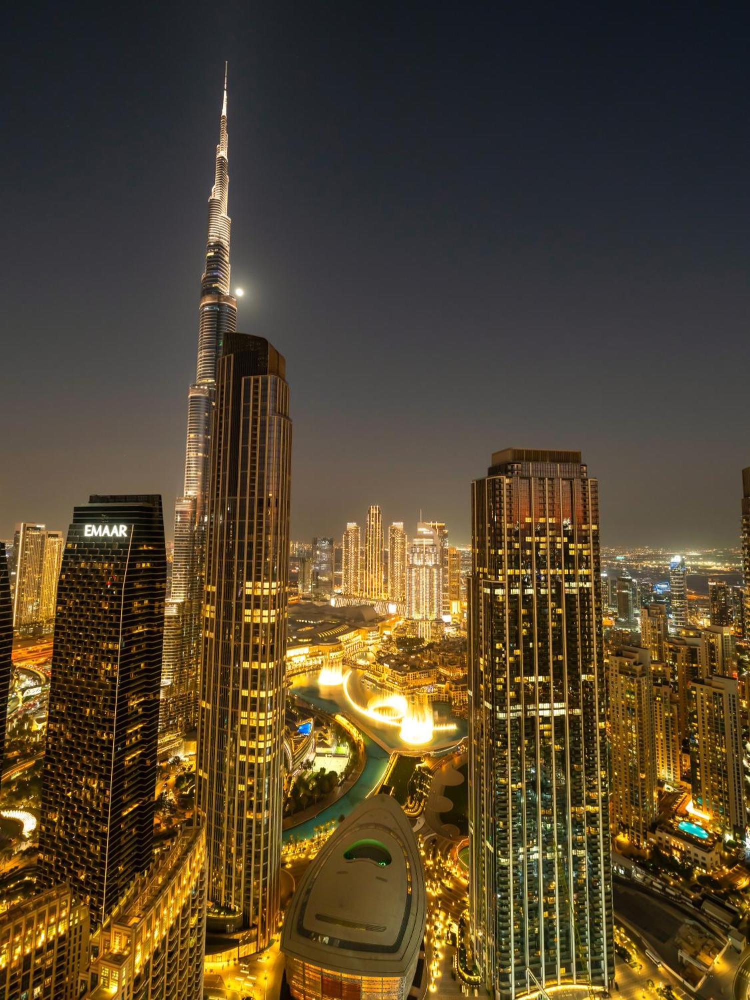 New! Panoramic Downtown & Fountain Views From High Floors Apartment