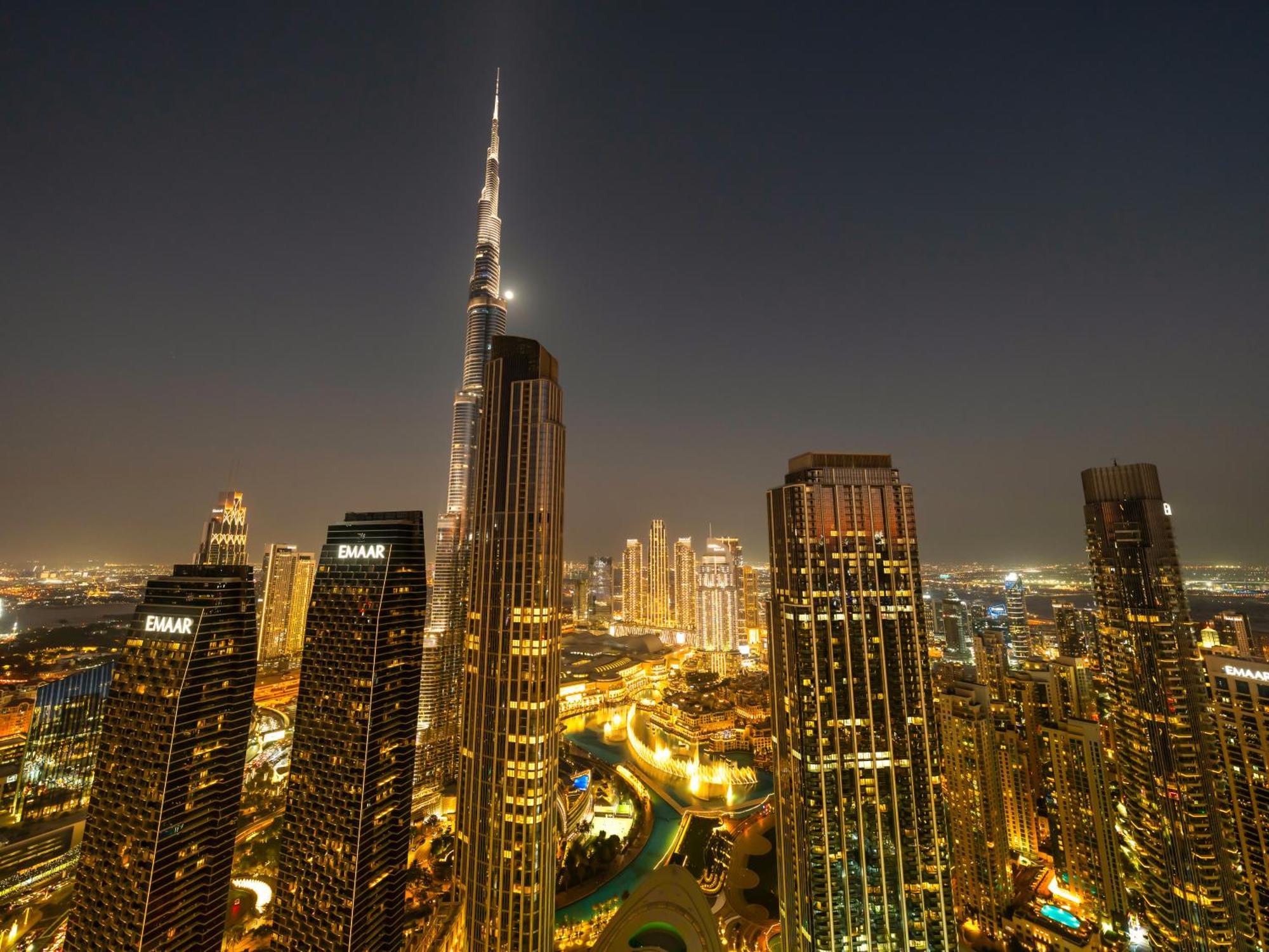 New! Panoramic Downtown & Fountain Views From High Floors