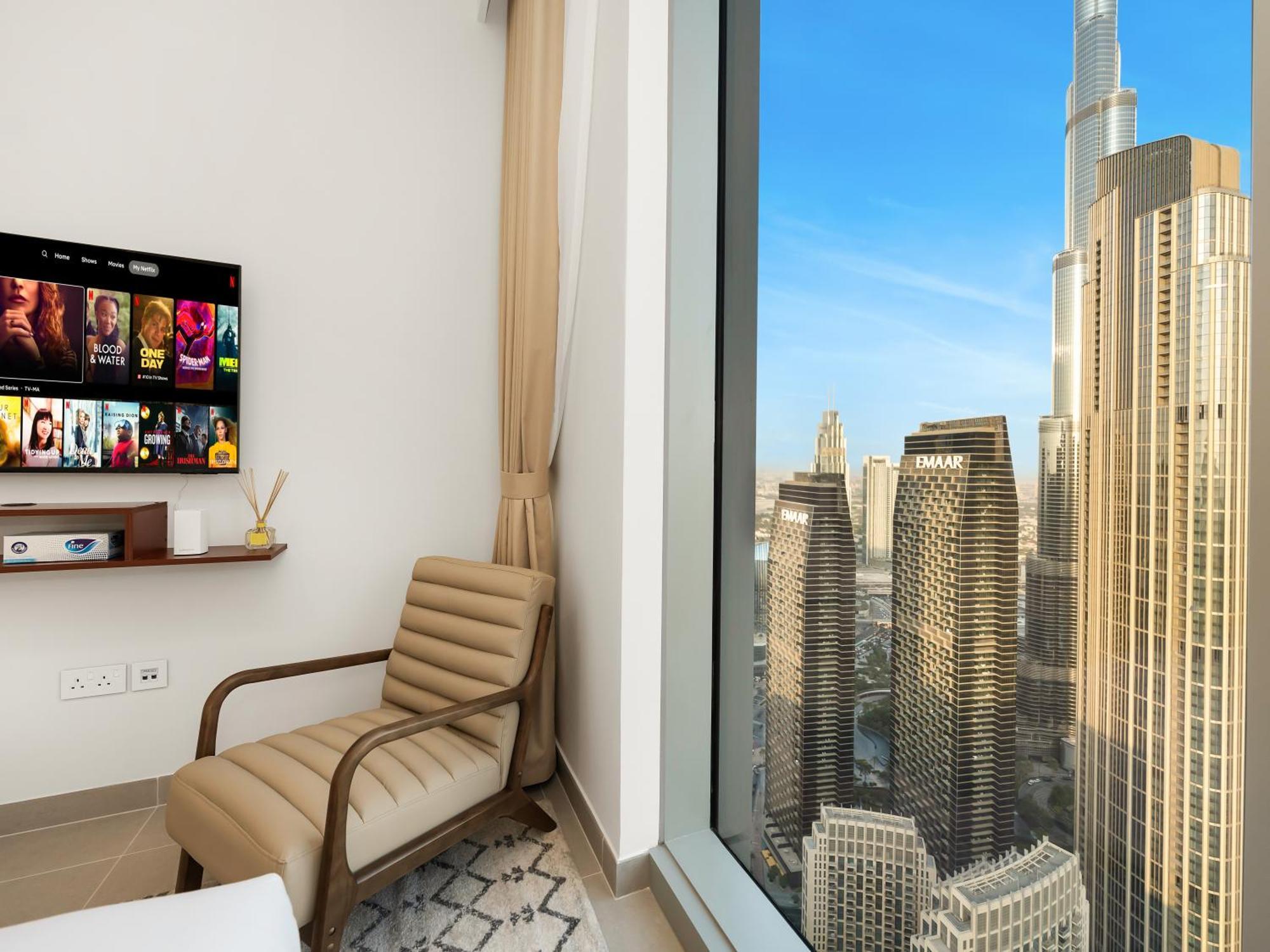 New! Panoramic Downtown & Fountain Views From High Floors *