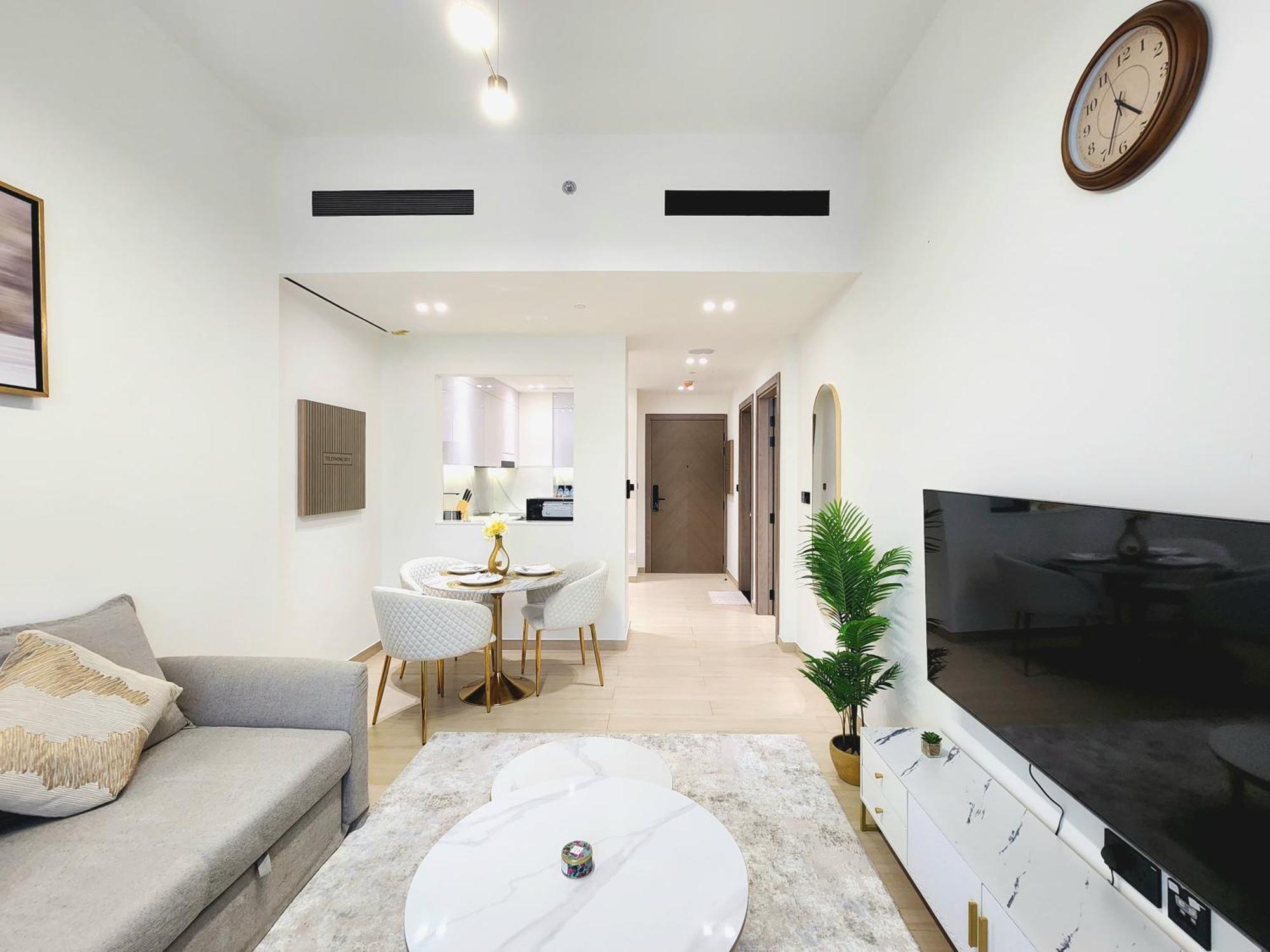 Tatil Evi Luxurious Comfort In Jvc Dubai