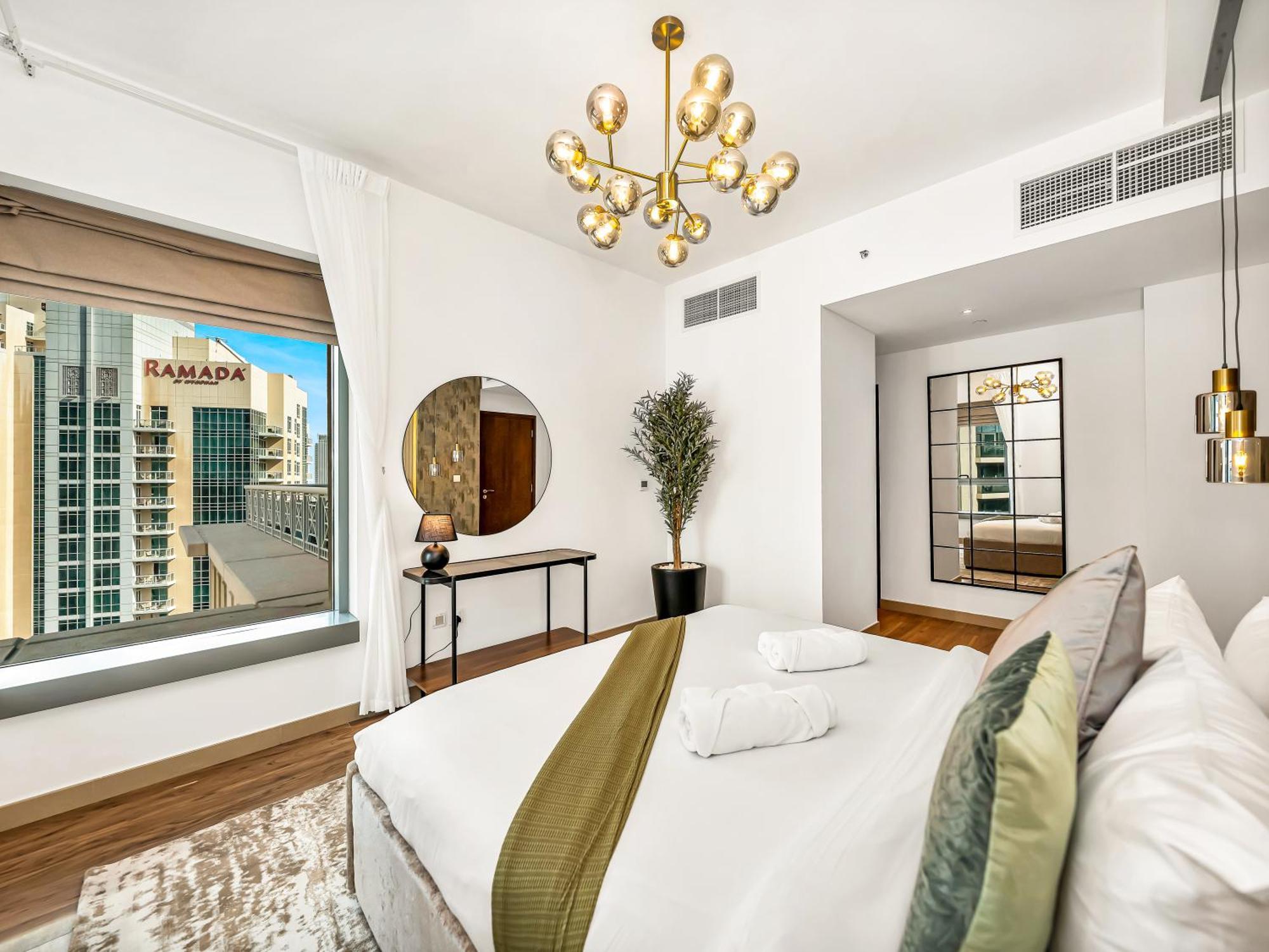 Royal Vista At 29 Boulevard - & Burj Khalifa Views - Brand New Luxury 3br Apartment *