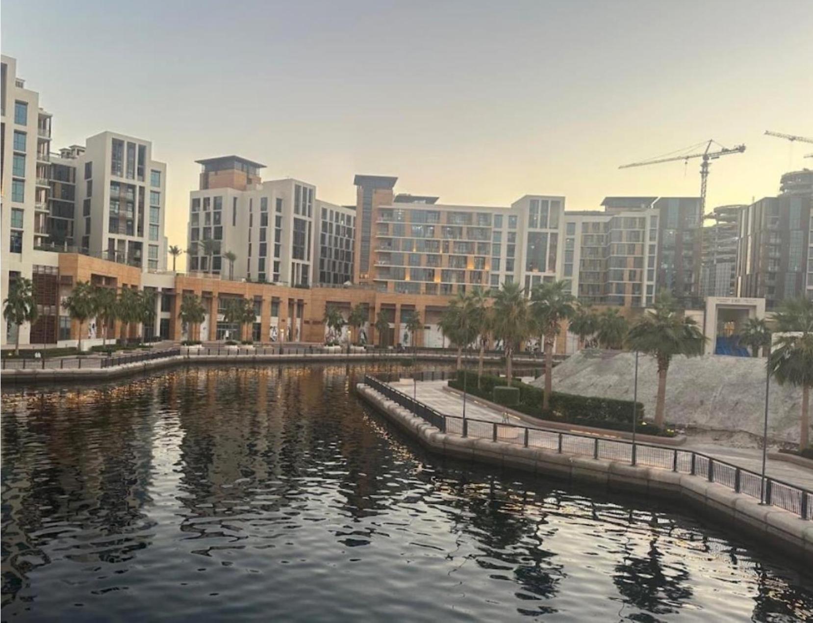Apartment Chic 1br Iris Amber Al Jaddaf