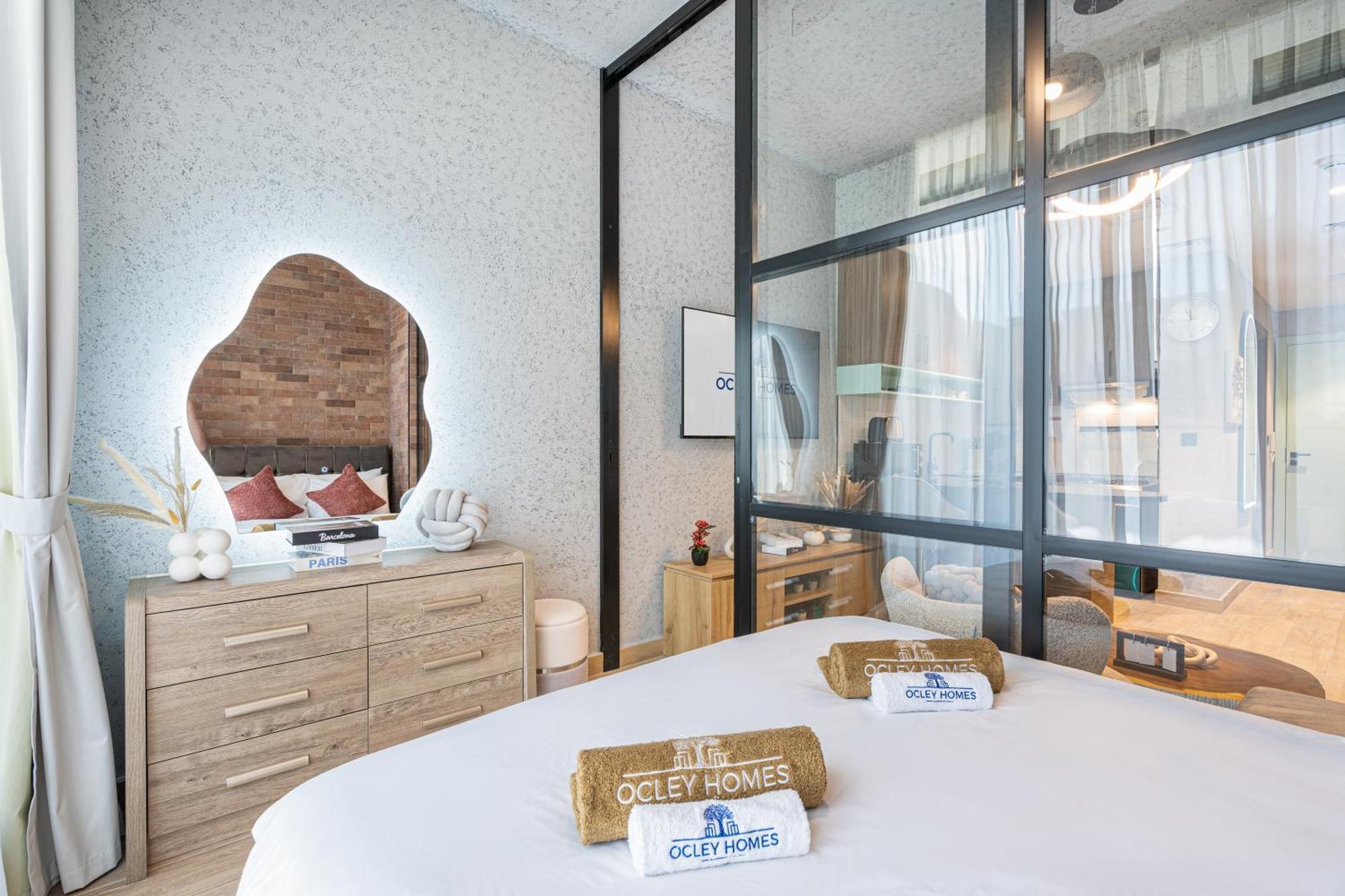 Apartment Exquisite In Jvc With Stylish Interior *