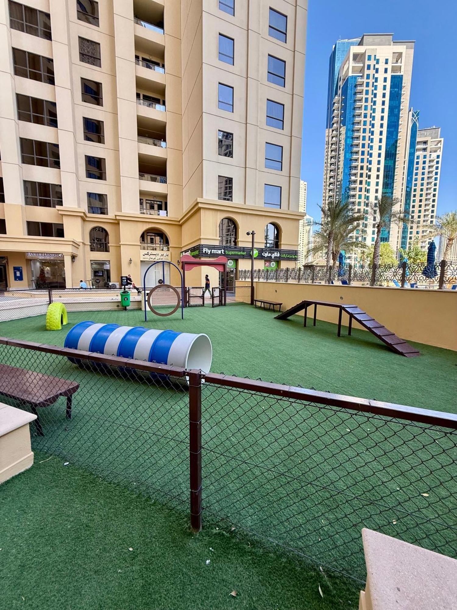 Apartment Front In Jbr