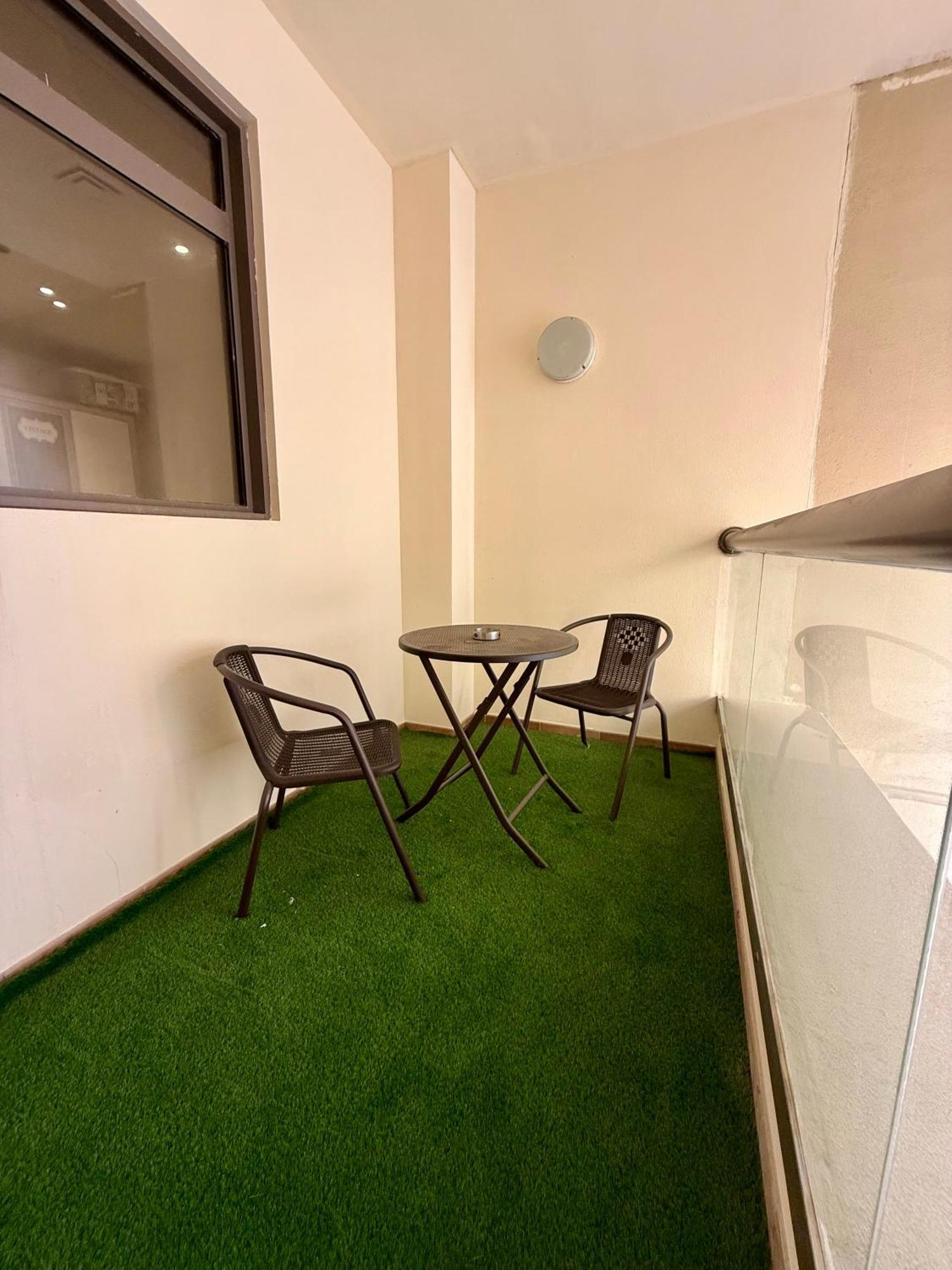 Apartment Front In Jbr *