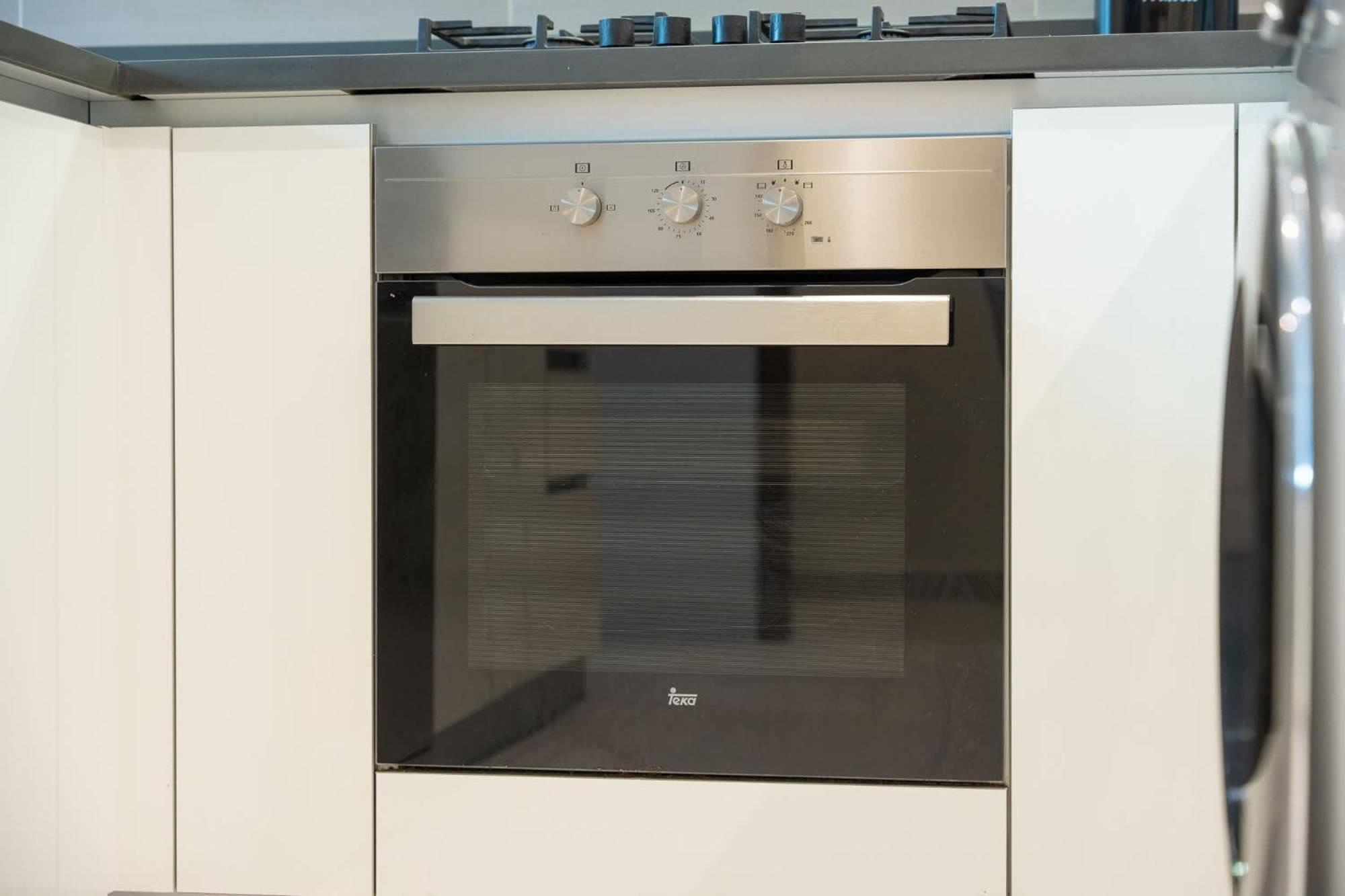 Astonishing 1 Bedroom Flat In No 9 Tower Marina Apartment