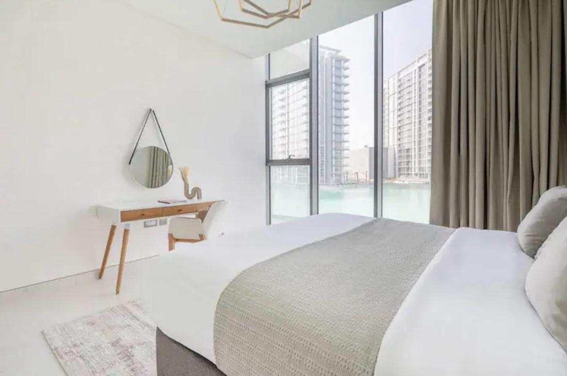 District One Full Water View Apartment Dubai