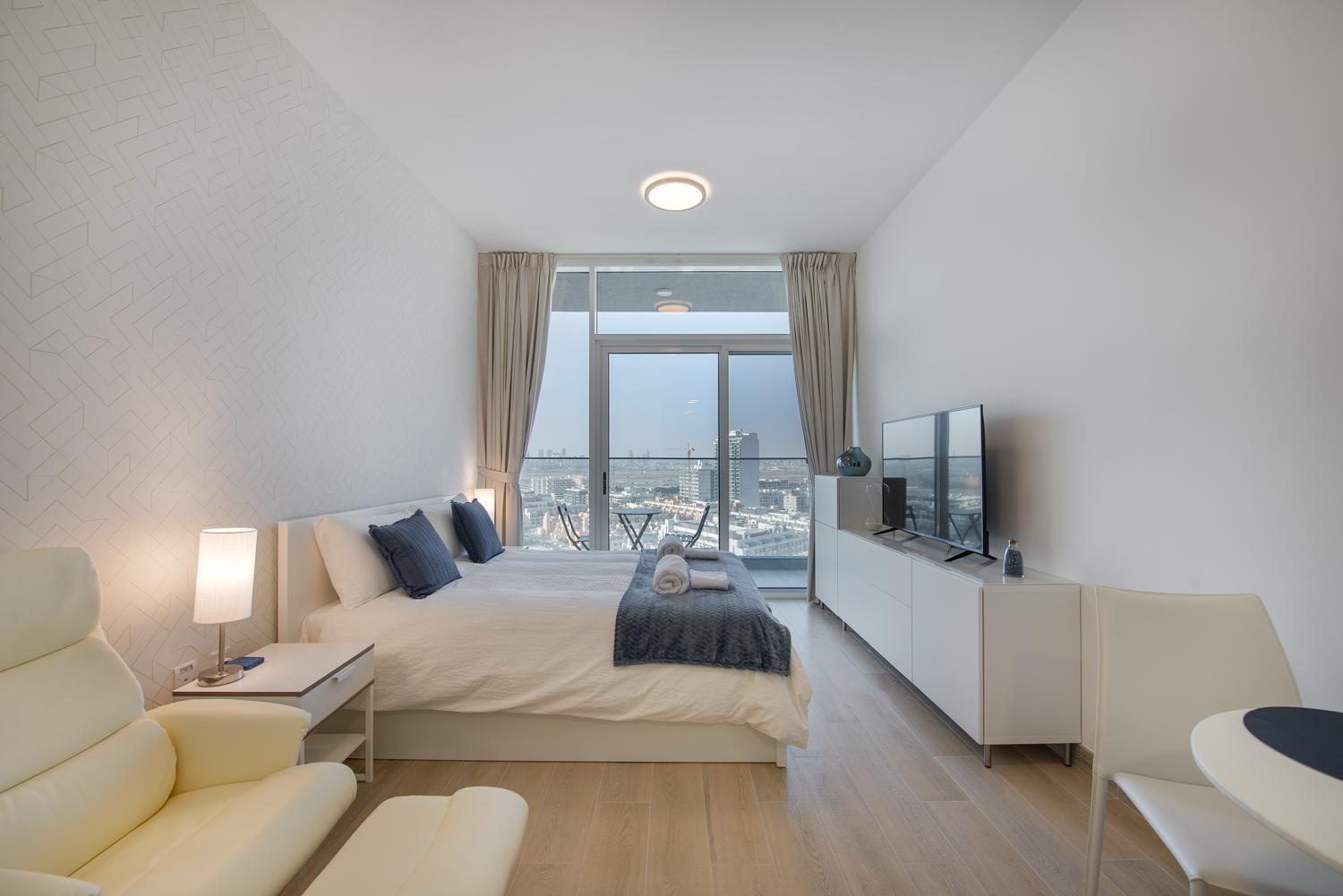 Spectacular Views Of Skyline Dubai