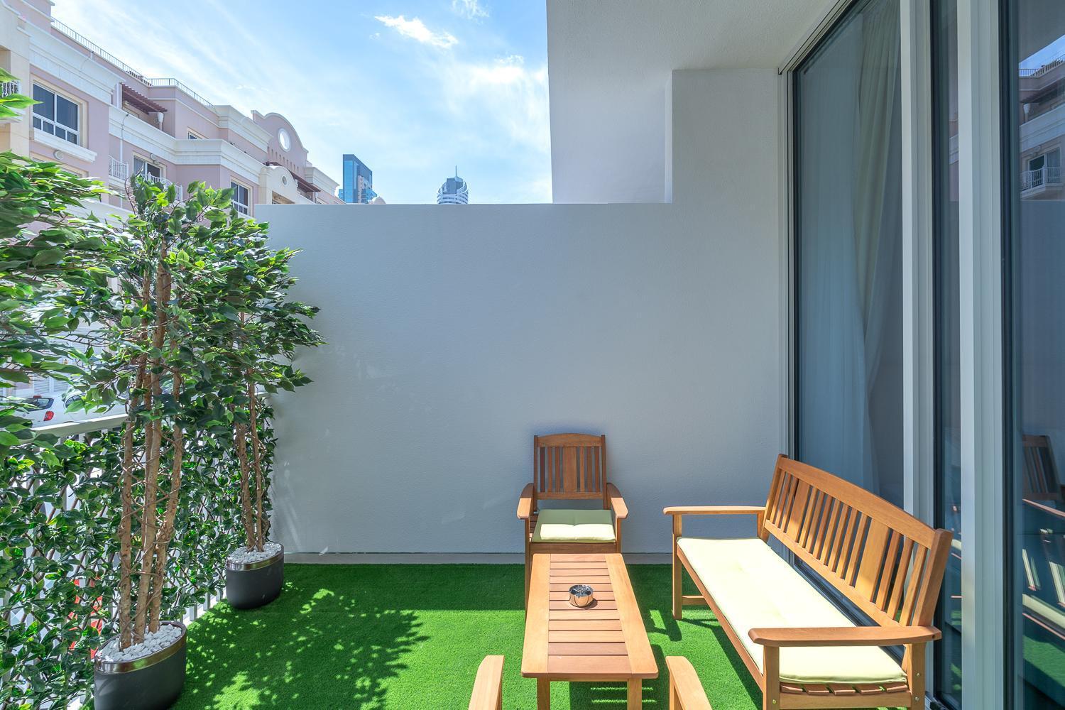 Brand New & Large Terrace In Jvc *
