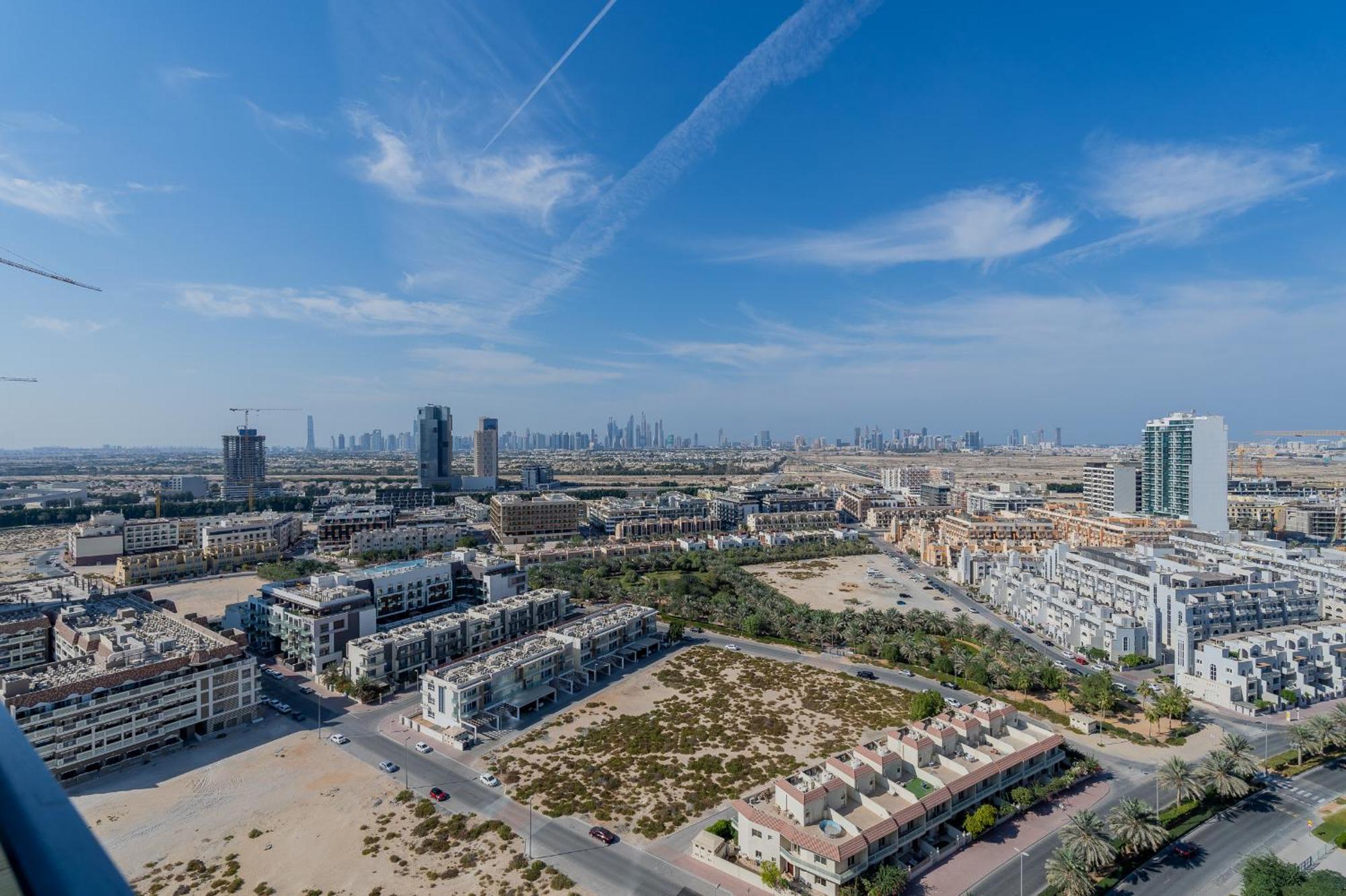 Apartment Marina & Downtown Views In Modern - Jvc Dubai