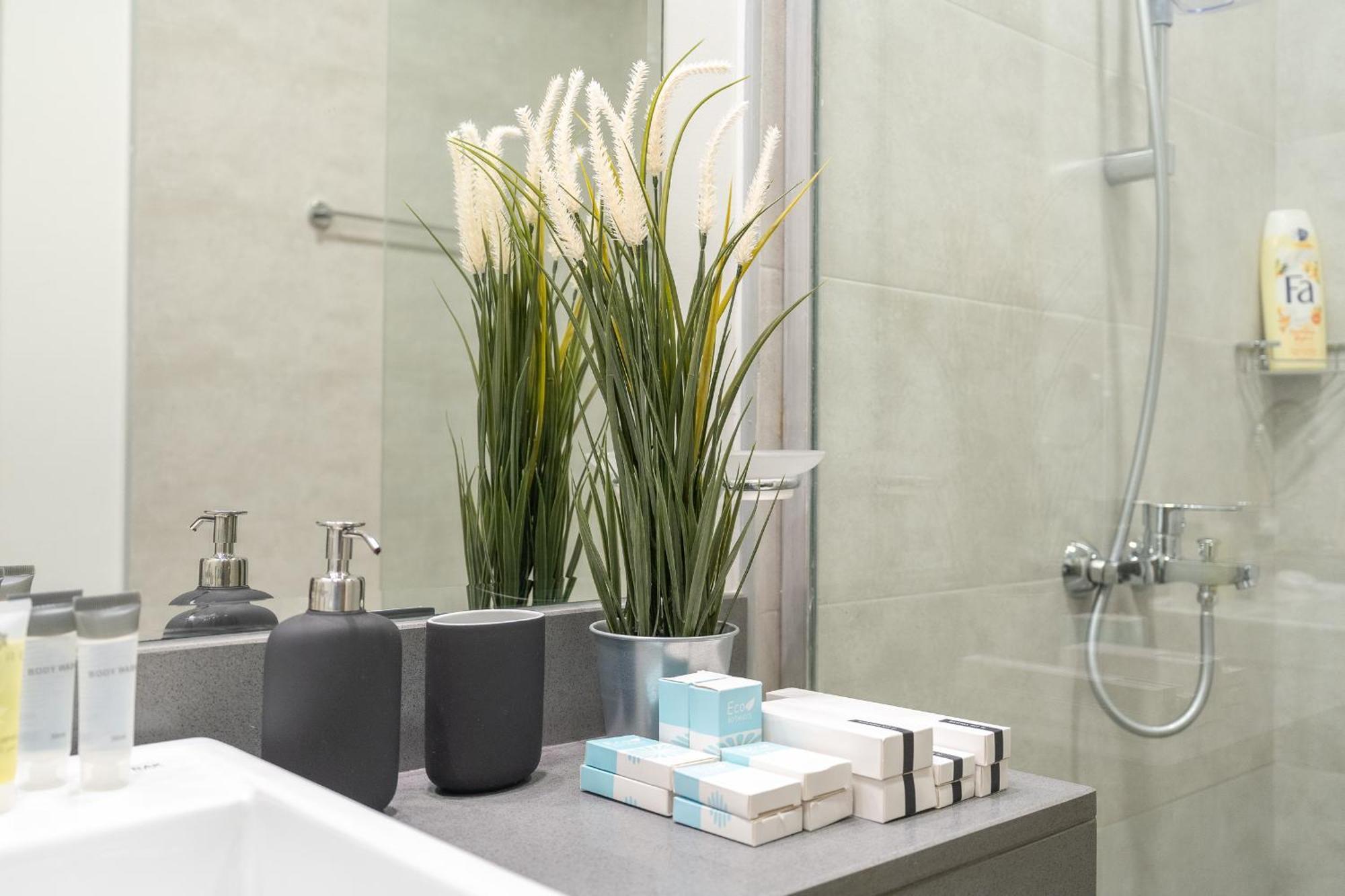 Marina & Downtown Views In Modern - Jvc Apartment *