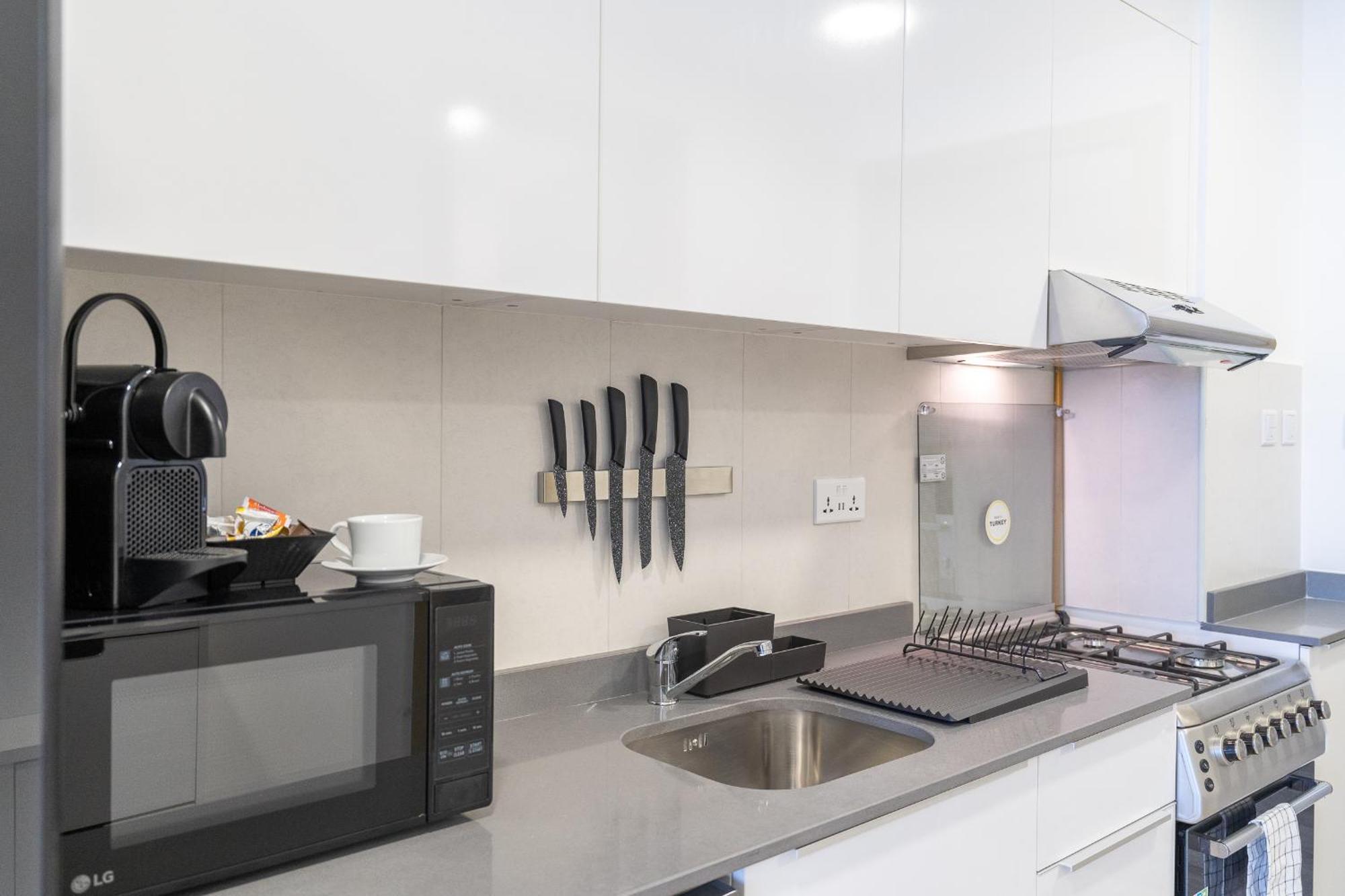 Apartment Marina & Downtown Views In Modern - Jvc Dubai