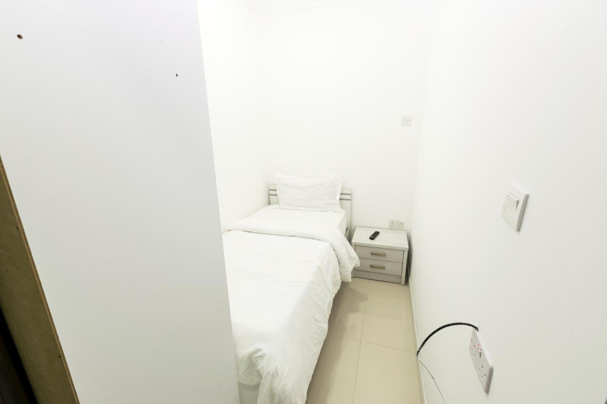 Amazing For Female Guests For Rent In Marina