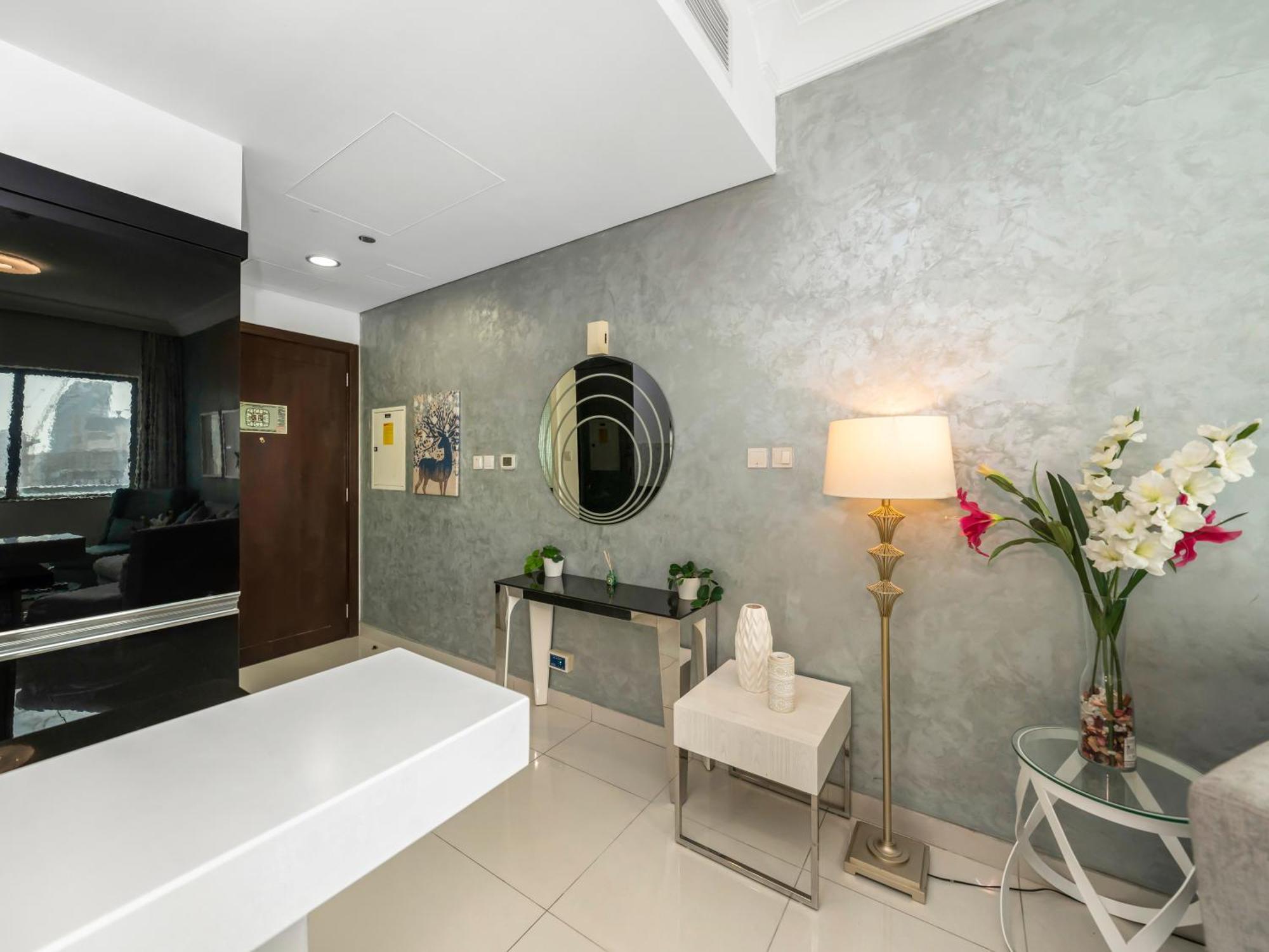 Luxury 1br Burj Khalifa Area Apartment Dubai