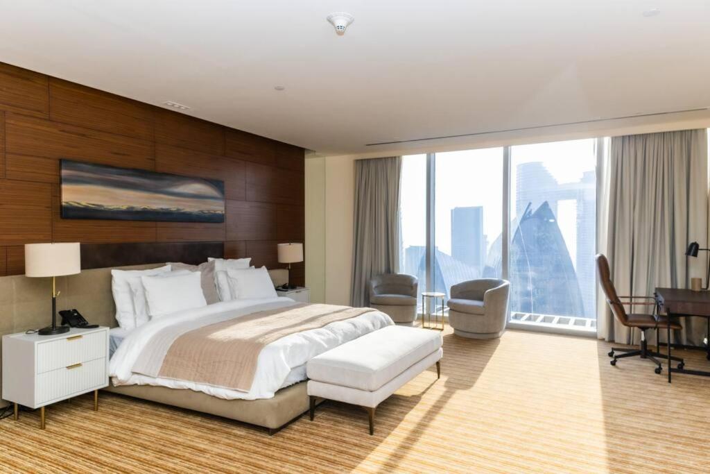 Creston Mall Residences *