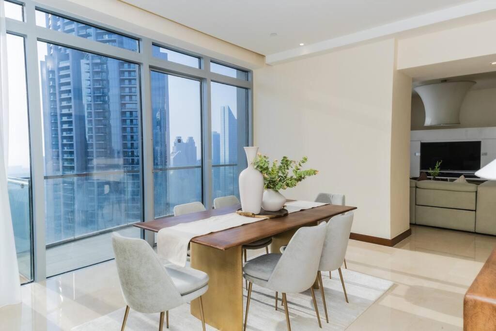 Creston Mall Residences Apartment