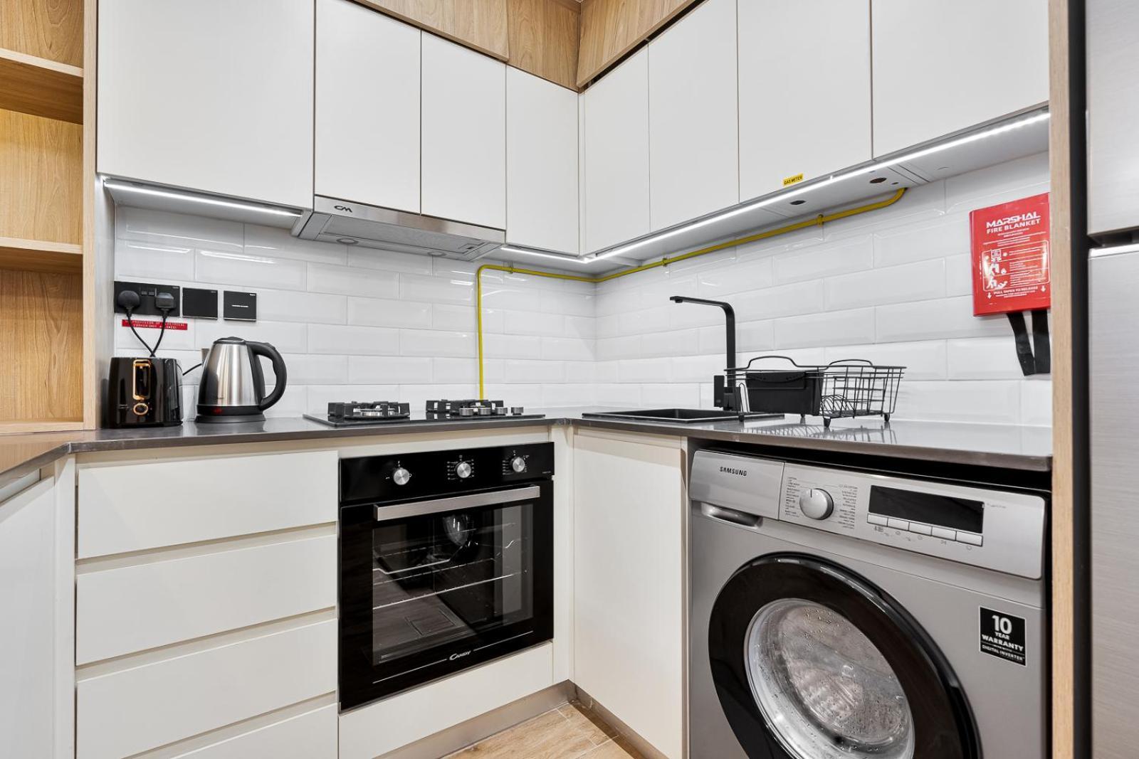 Spacious Pool, Gym And Kid's Playground Apartment *