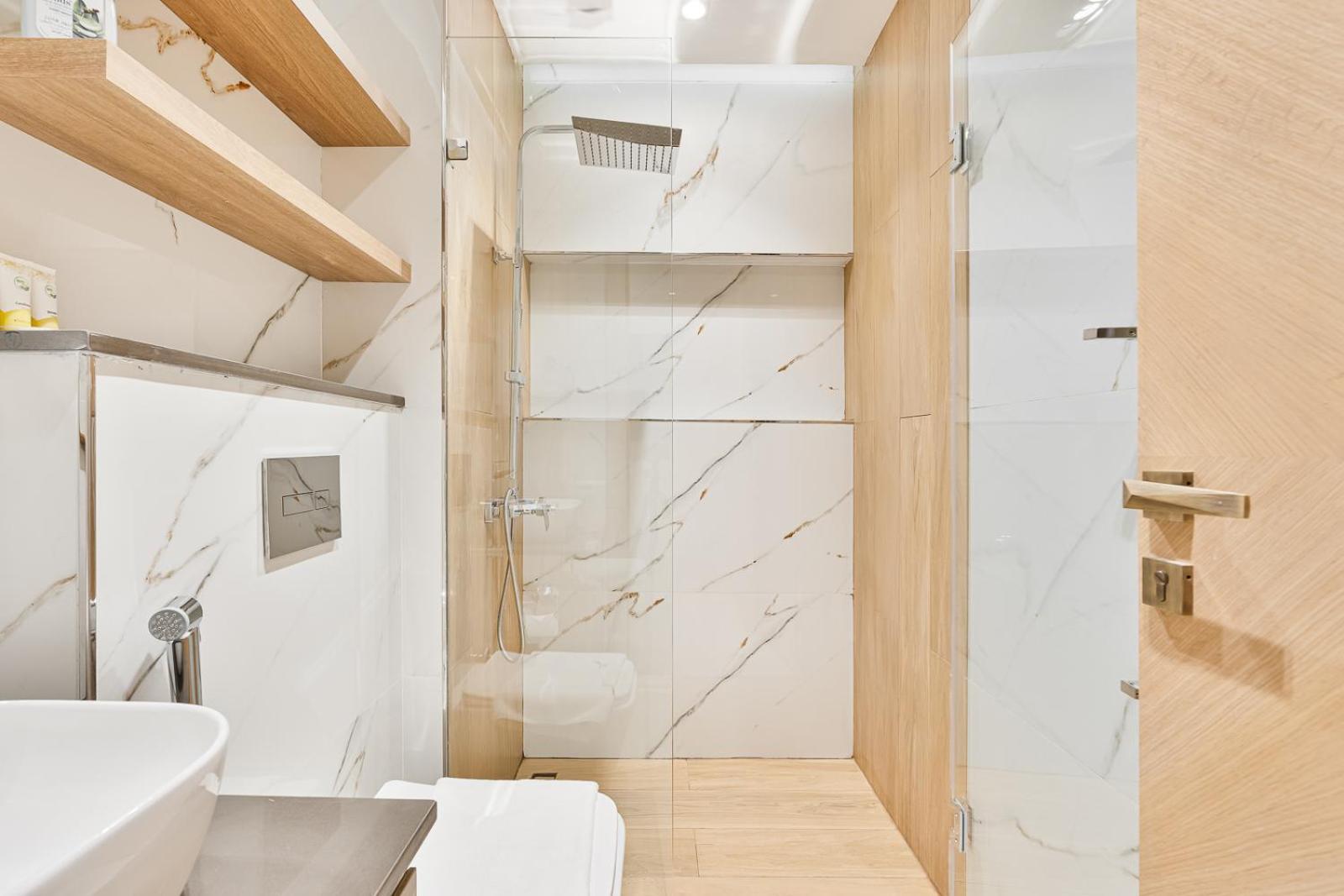 Apartment Spacious Pool, Gym And Kid's Playground *