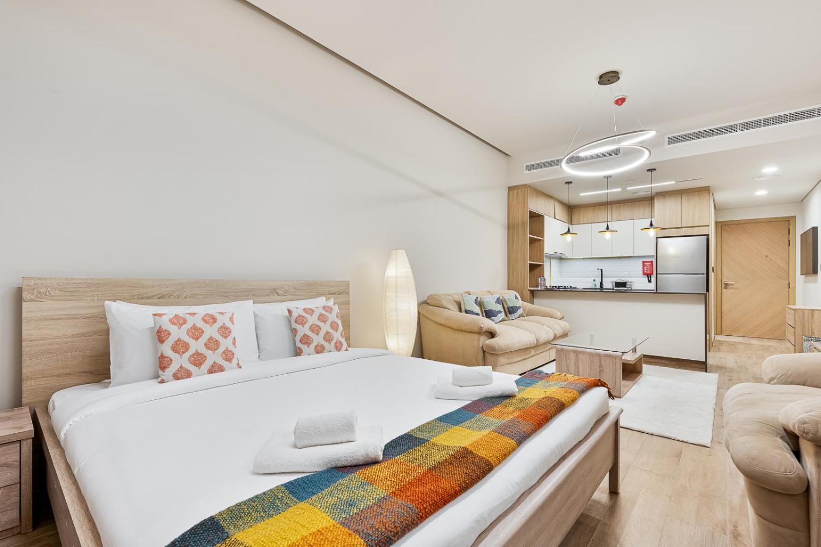 Spacious Pool, Gym And Kid's Playground Apartment